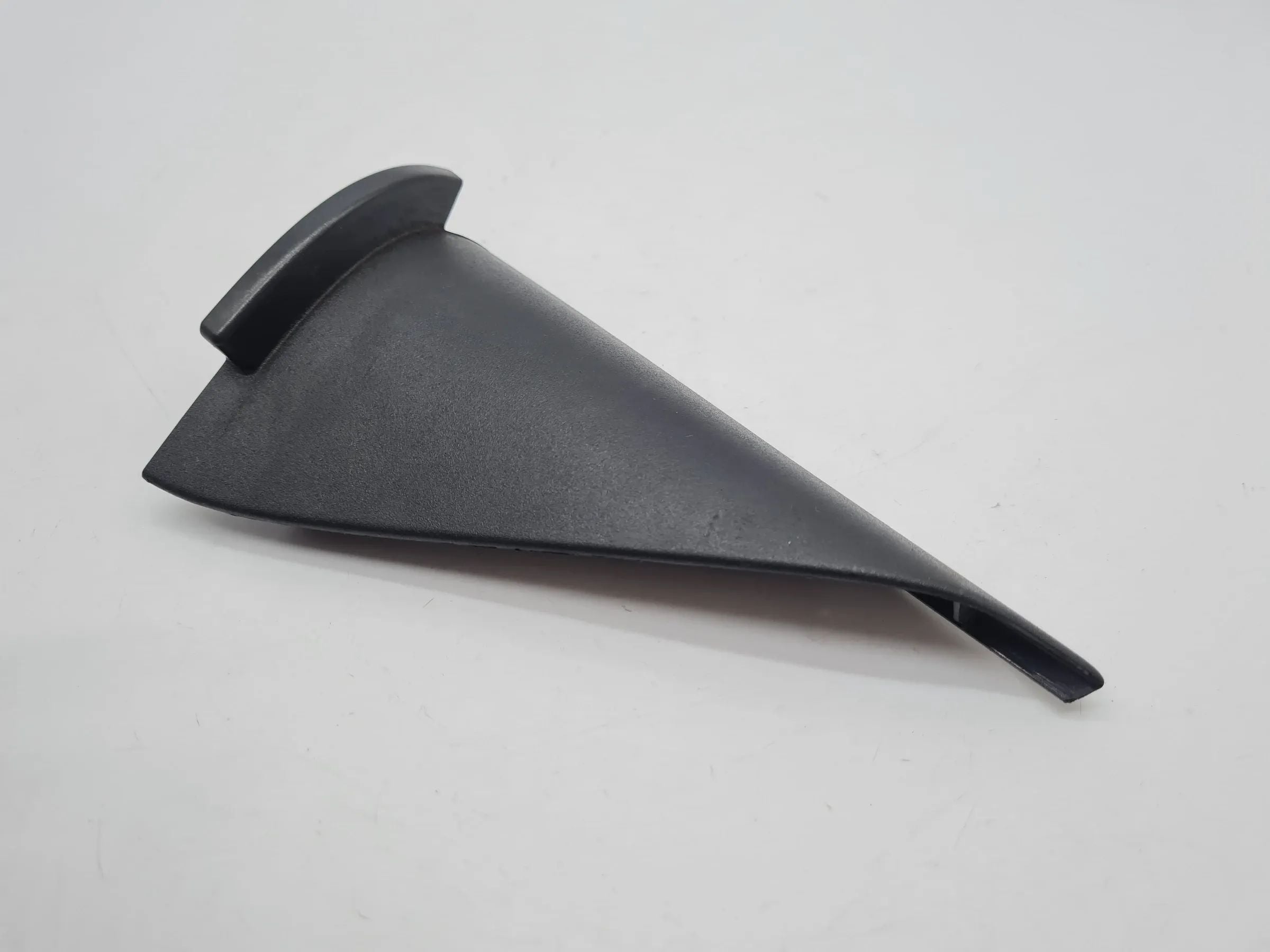 Original Audi A4 (8E/B6/B7) Blende Verkleidung Dreieck Rechts Hinten 8E0857570