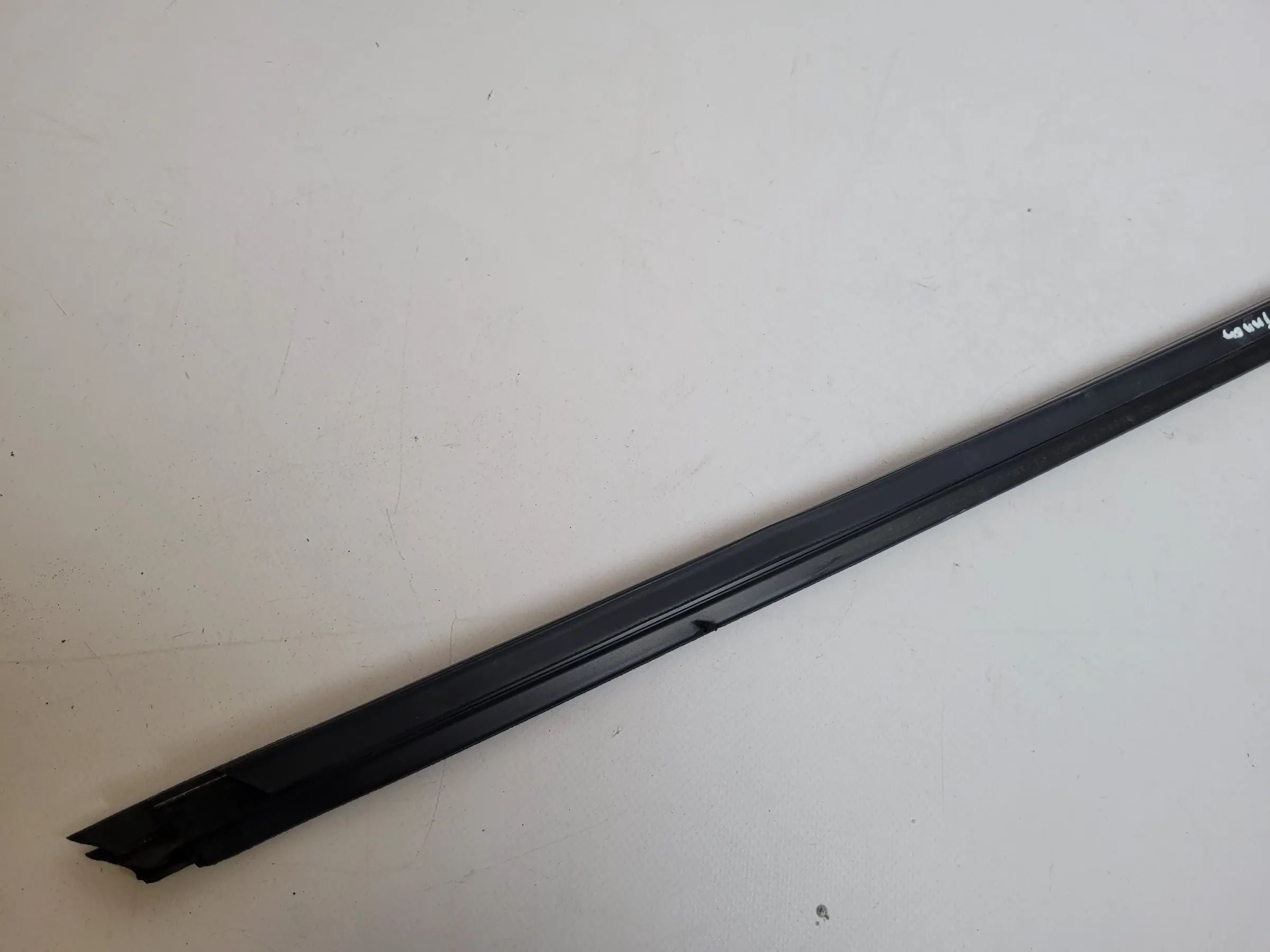 Original Audi A4 (8E/B6/B7) Tür Fenster Dichtung Leiste Rechts 8E0837480