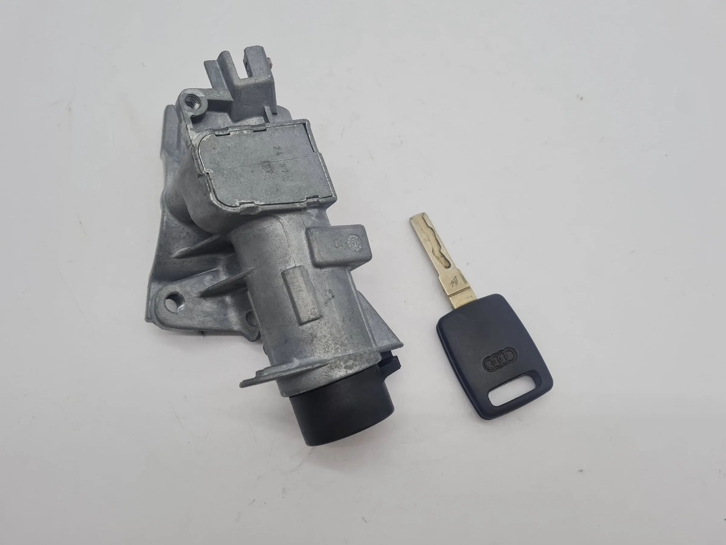 Original Audi A6 (4B2/4B4) Zündschloss mit Schlüssel 1J0419959