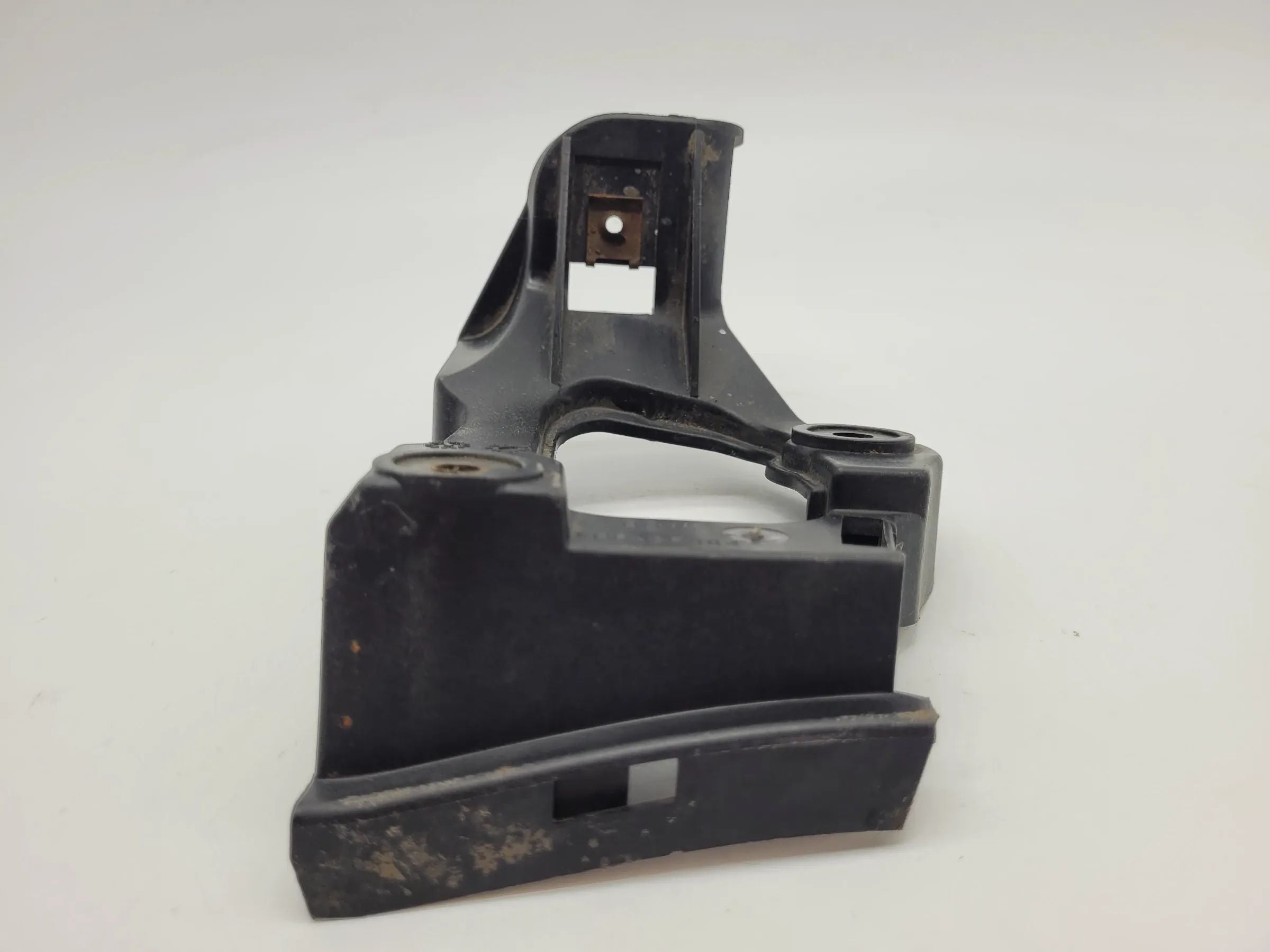 Original Audi A6 (4B2/4B4) Halter Seitenschweller Links 4B0853921A