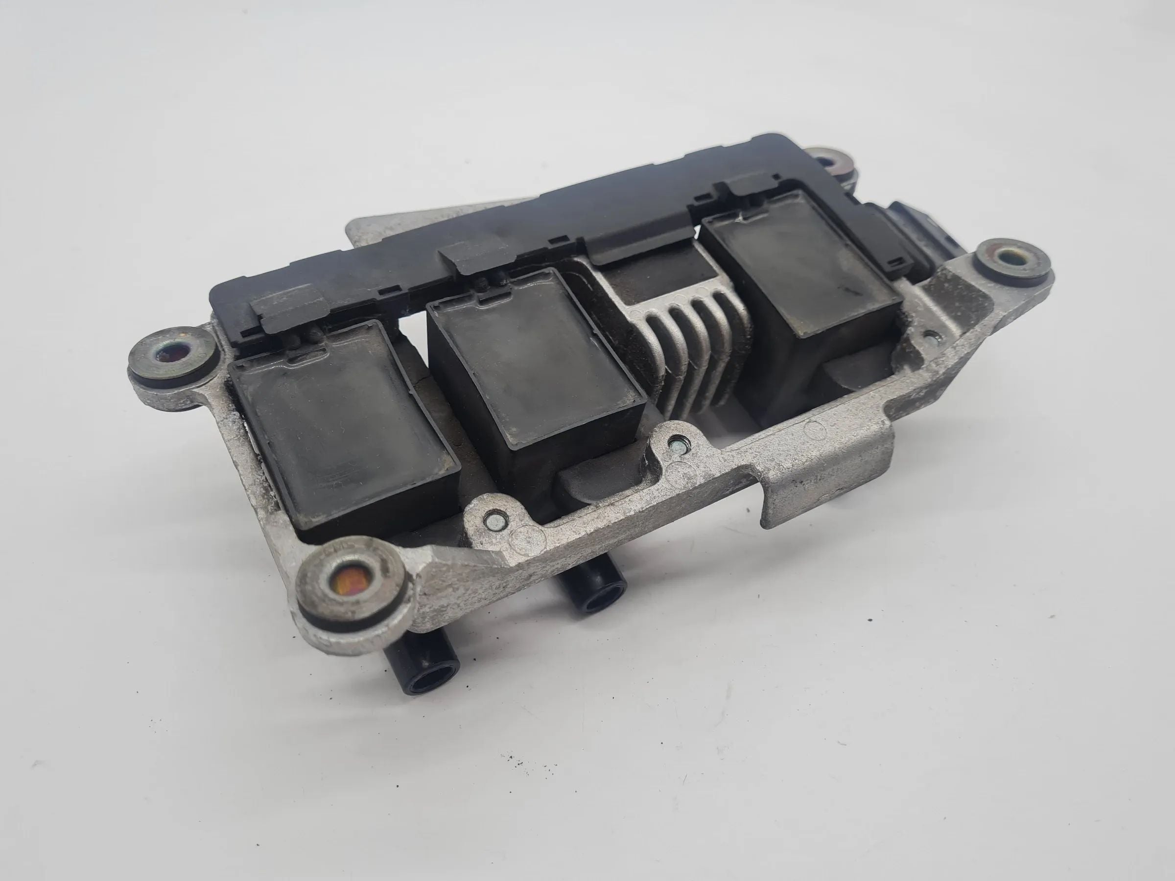Original Audi A6 (4B2/4B4) 2.4 V6 121KW AGA Zündspule Zündmodul 078905104