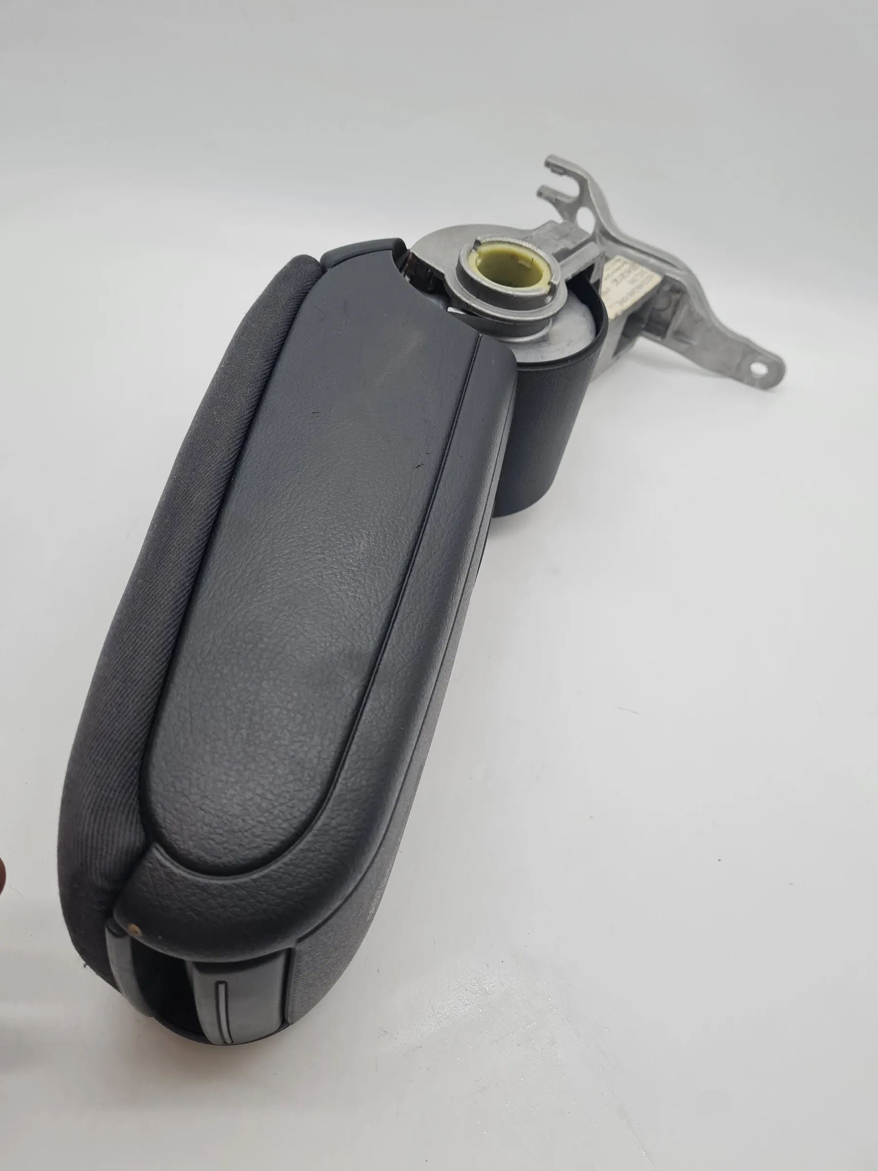Original Audi A6 (4B2/4B4) Mittelarmlehne Armlehne Stoff 4B0864207K