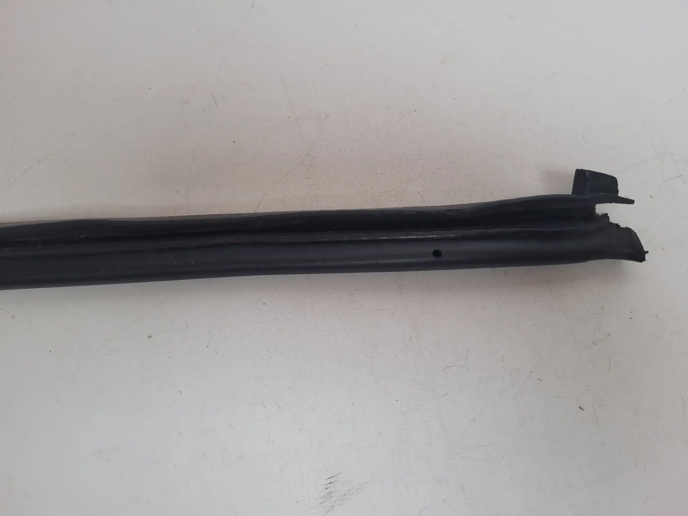 Original Audi A6 (4B2/4B4) Dichtung Abdeckung Wasserkasten Batterie (4B1819447)