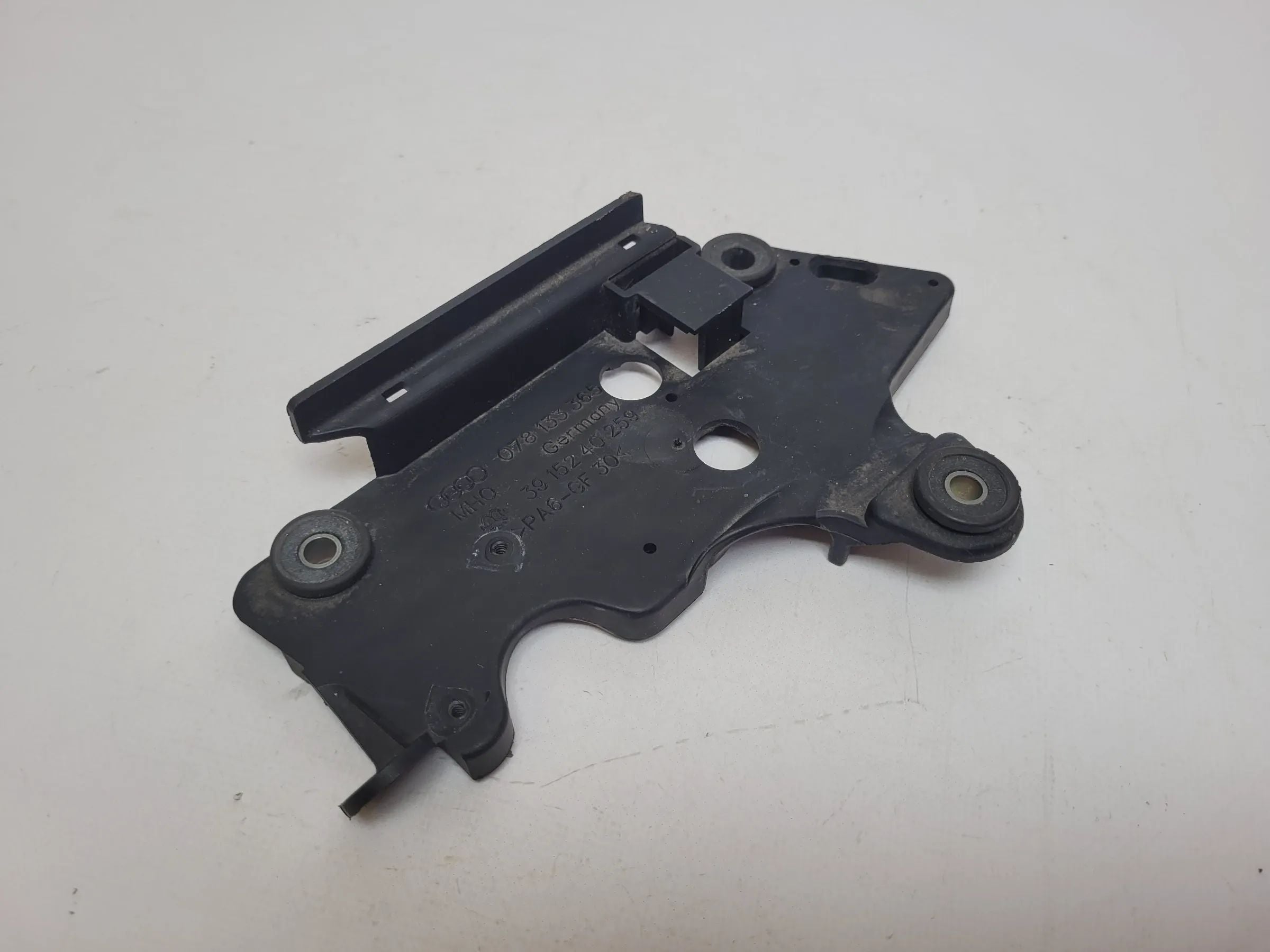 Original Audi A6 (4B2/4B4) Halteplatte Magnetventil 078133365