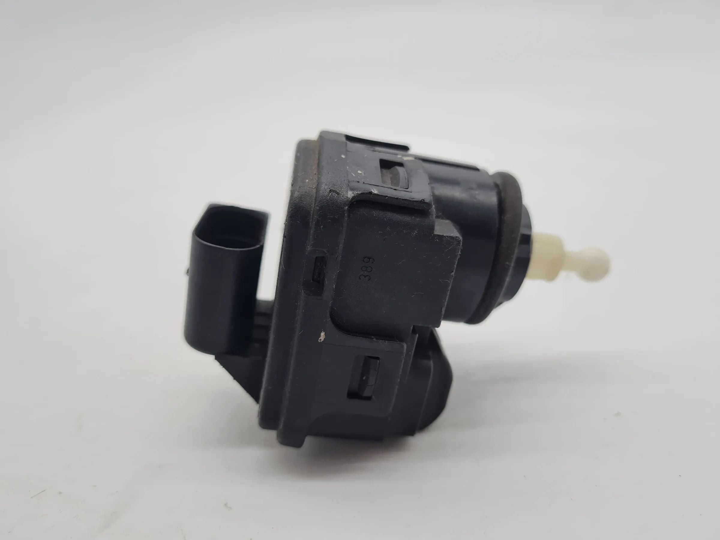 Original Audi A3 (8L) Scheinwerfer Stellmotor LWR L/R 8L0941295