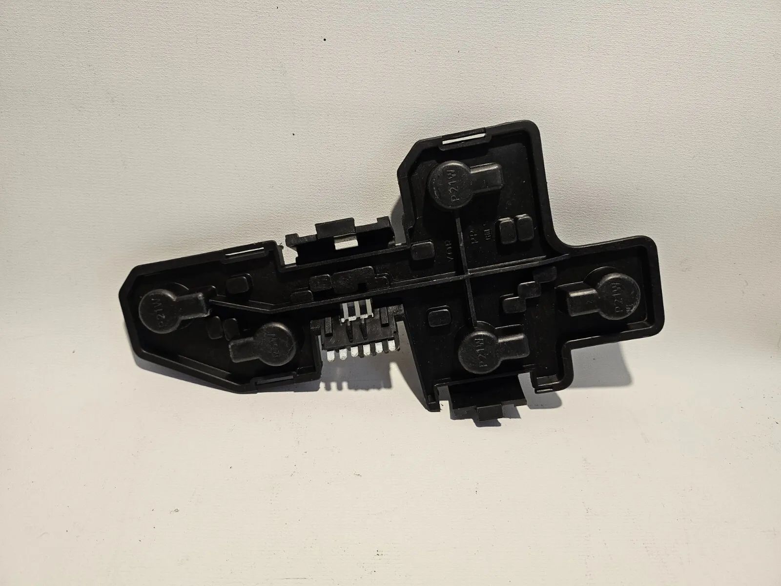 Opel Corsa B Support de lampe pour feu arrière droit GM 5017, R, YORKA, noir