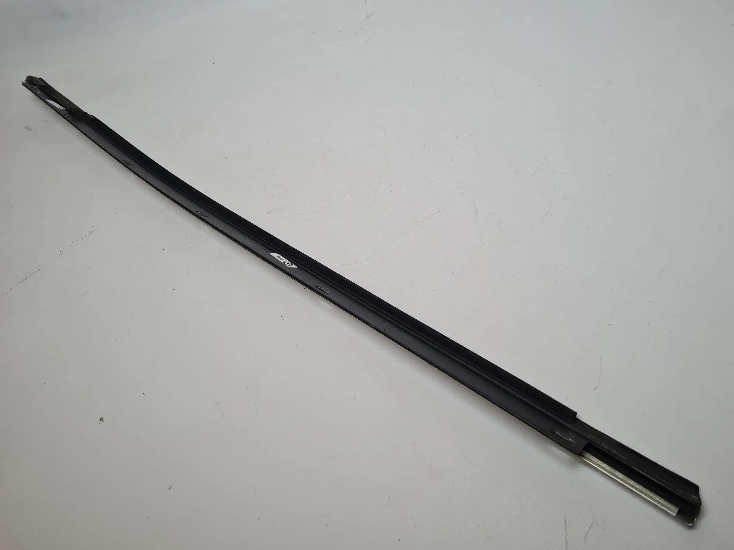 Original Audi A4 (8E/B6/B7) S-Line Dichtung Fensterleiste L./Hinten 8E0853763B