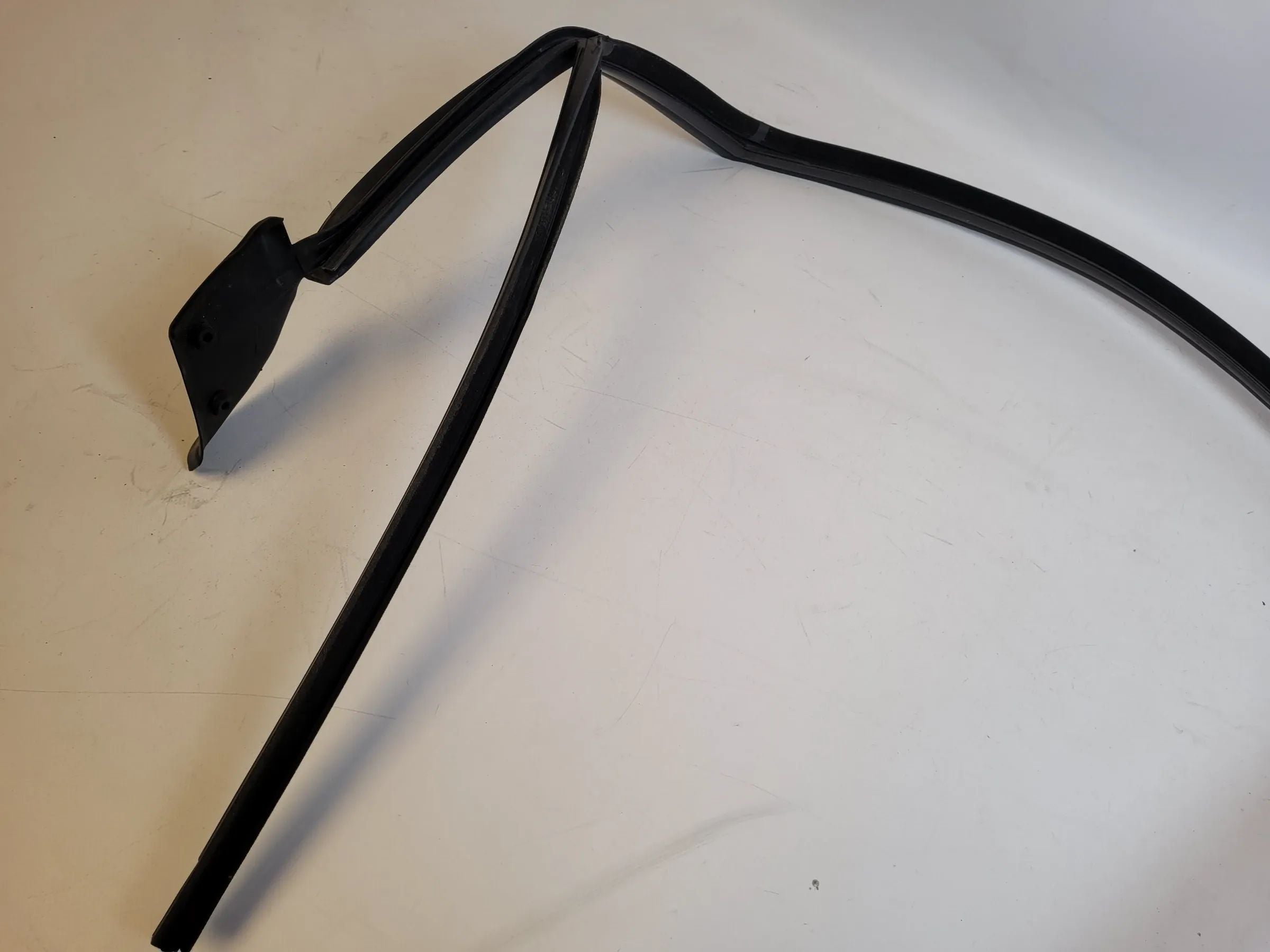 Original Audi A4 (8E/B6/B7) Tür Fenster Dichtung Links Hinten 8E5839439