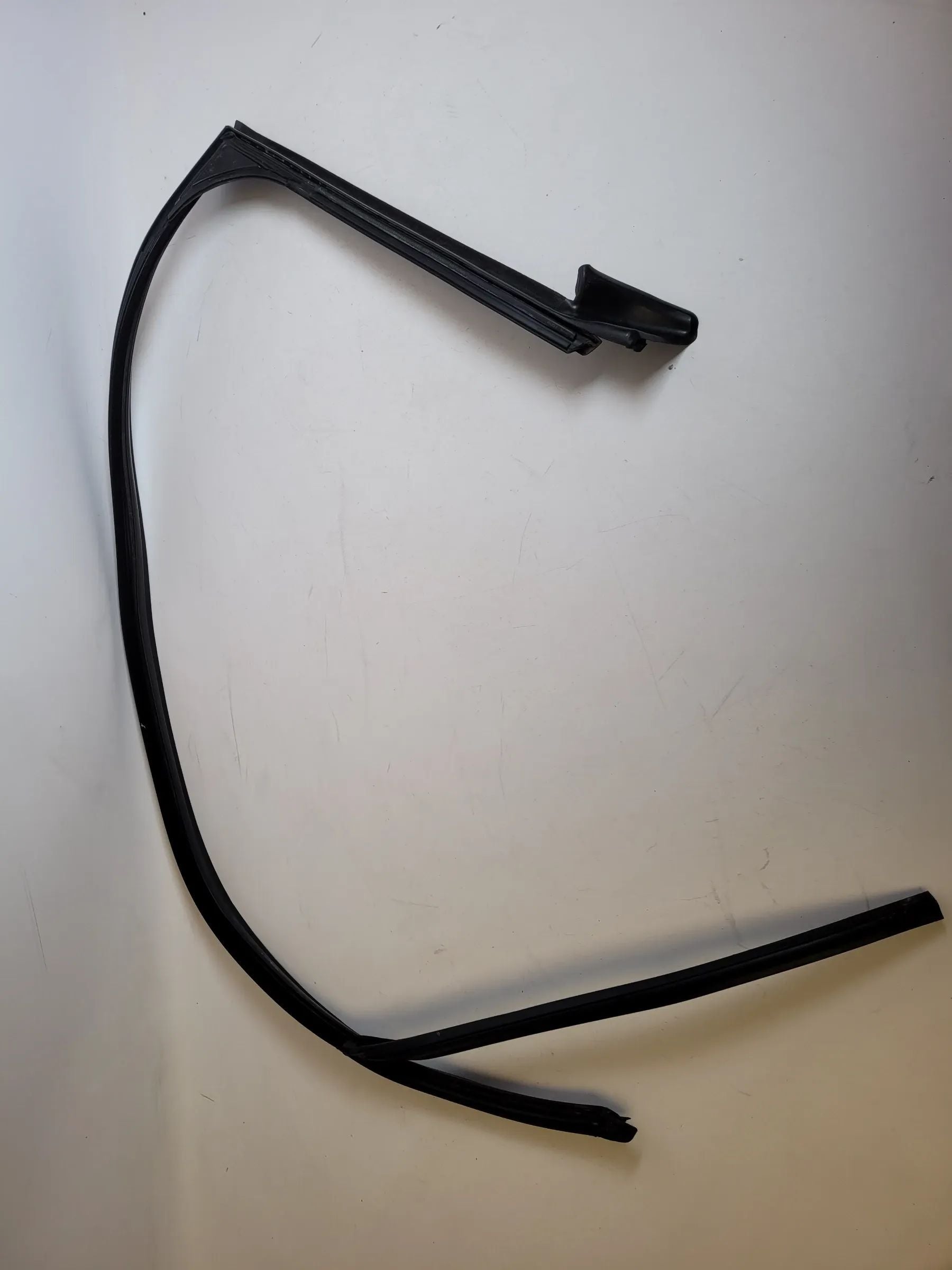 Original Audi A4 (8E/B6/B7) Tür Fenster Dichtung Rechts Vorne 8E0837440