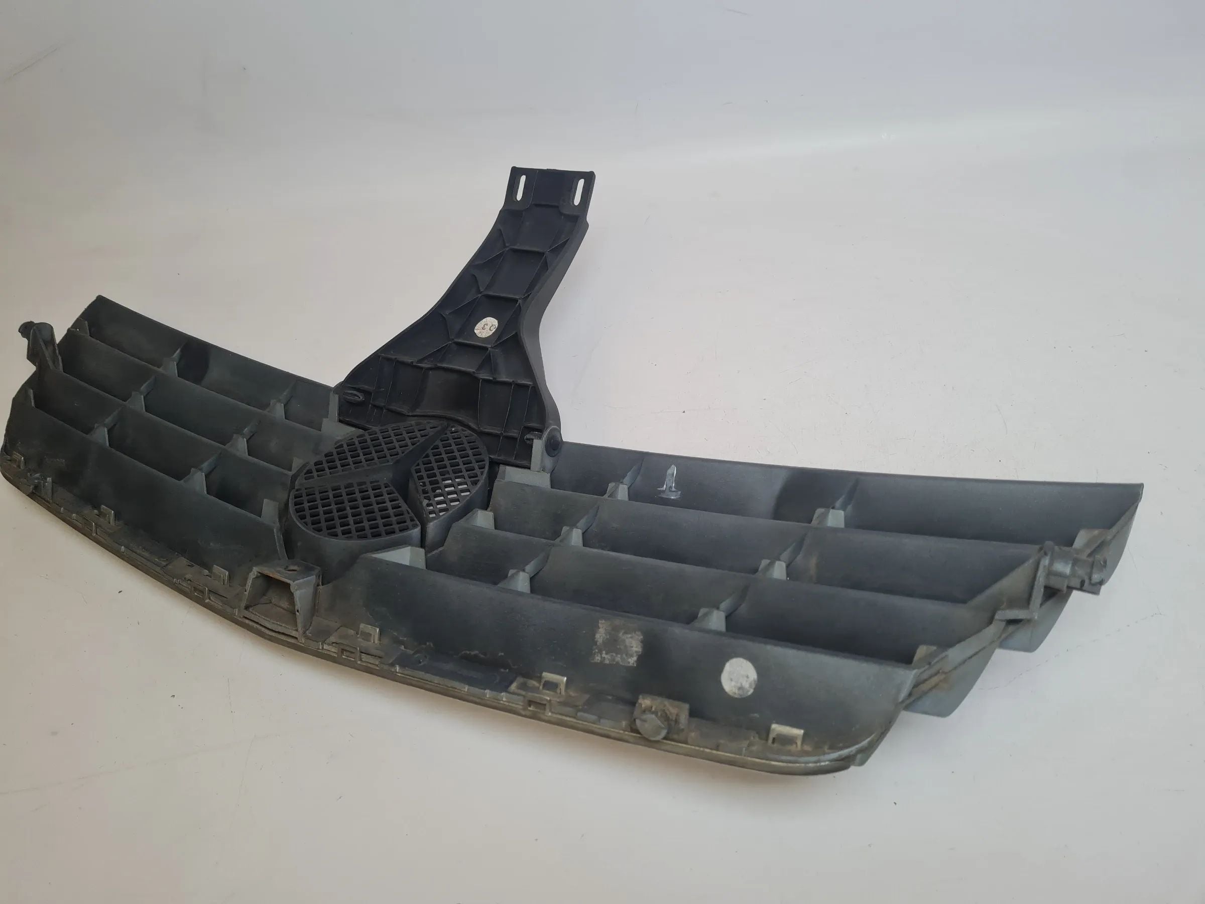 Original Mercedes-Benz C-Klasse (W203) Kühlergrill A2038800383