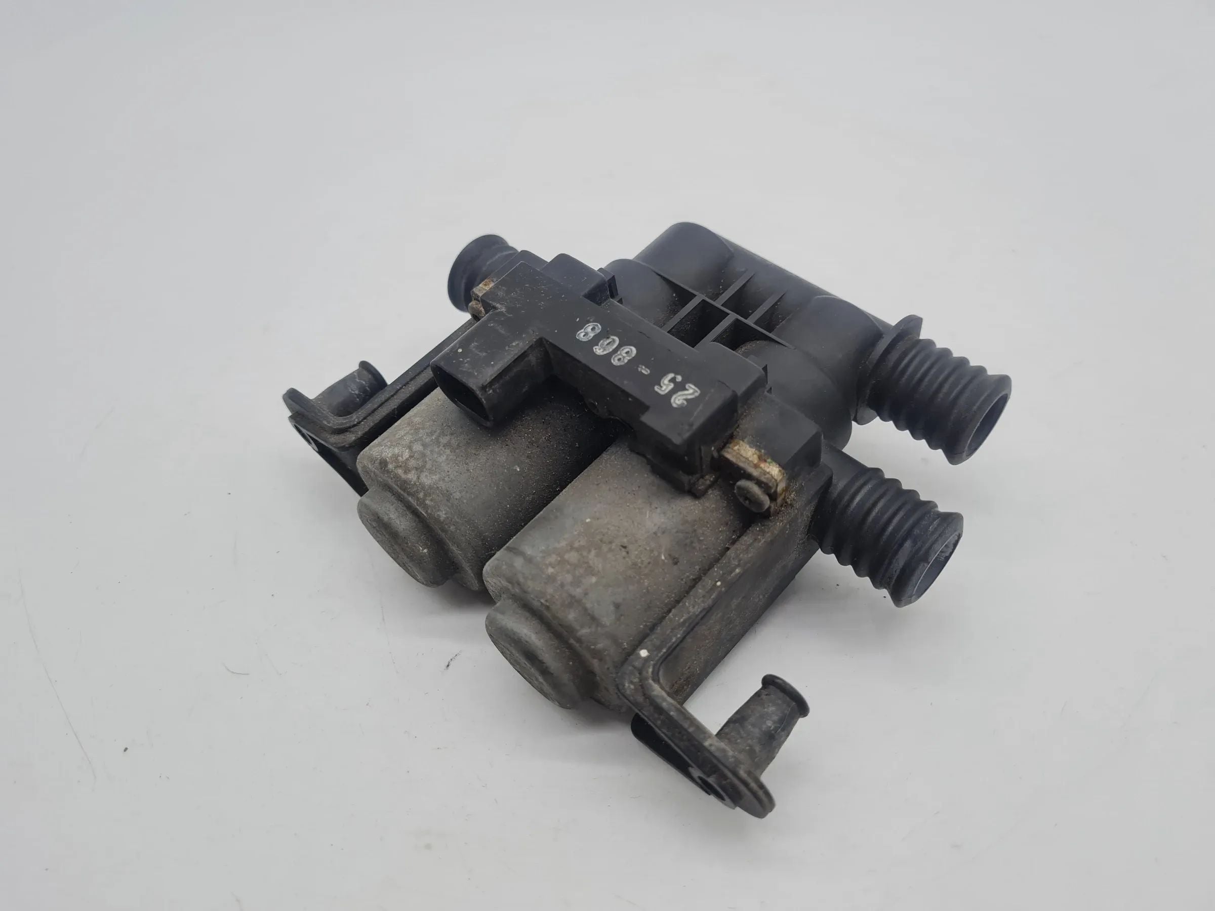 Original BMW 5er/X5/7 (E39/E53) Klima Wasserventil 64.12-8374995