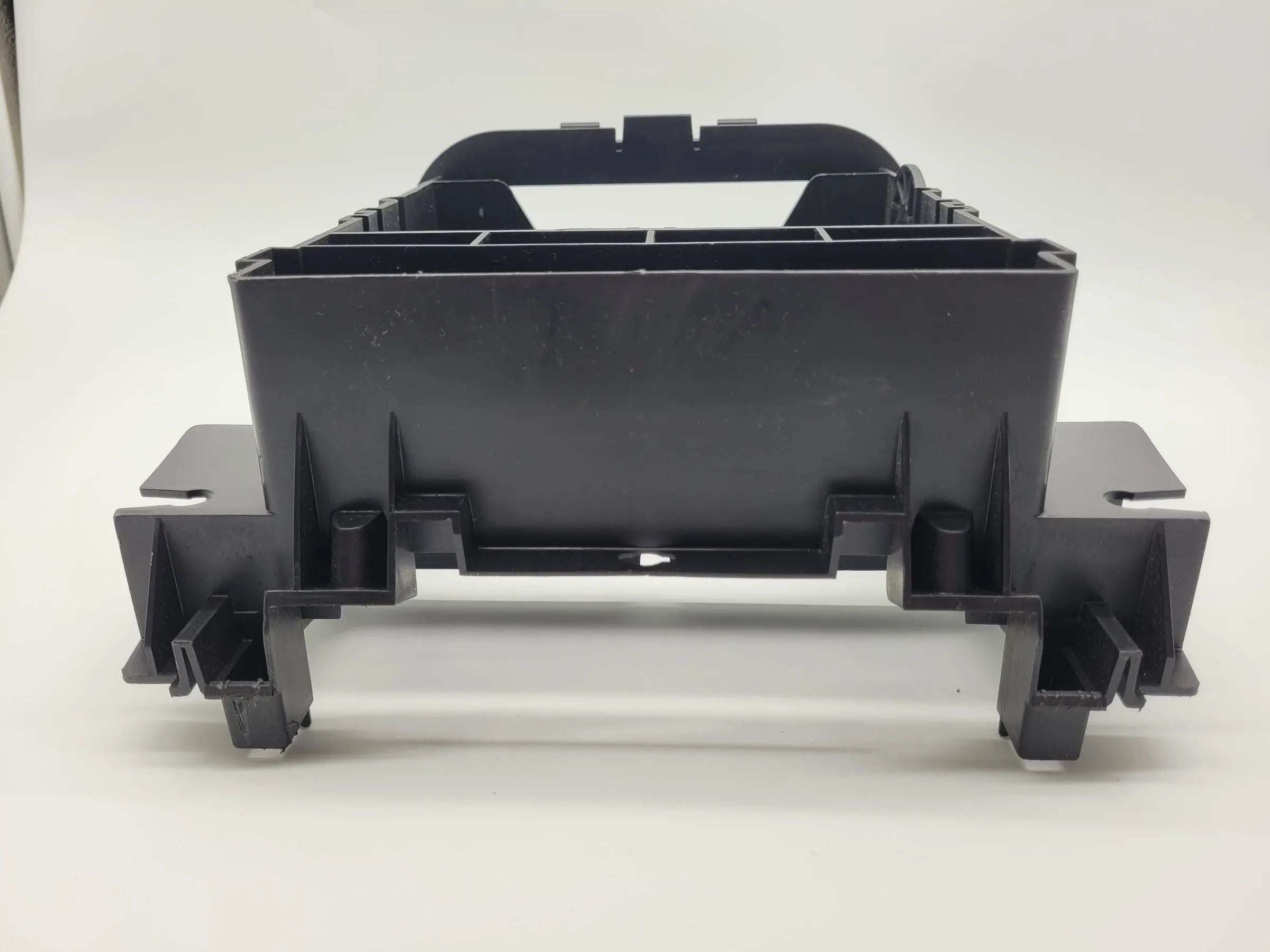 Original Mercedes-Benz C-Klasse (W203) Radioschacht Einbaurahmen, A2036800878