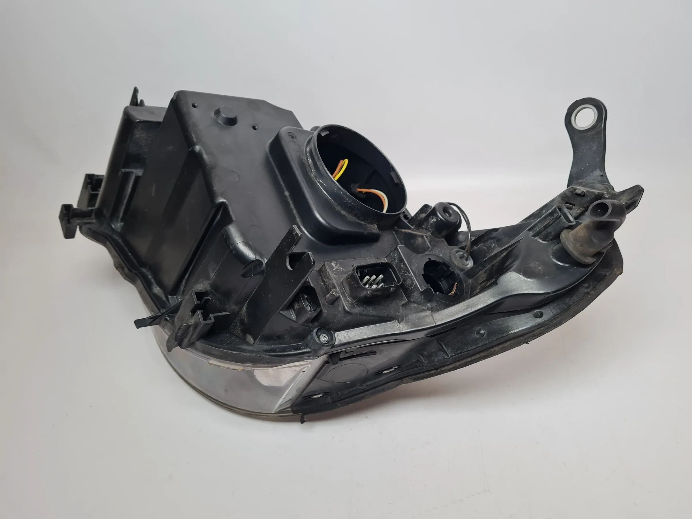 Original BMW 5er (E60/E61) Scheinwerfer / Frontleuchte Rechts 15872200