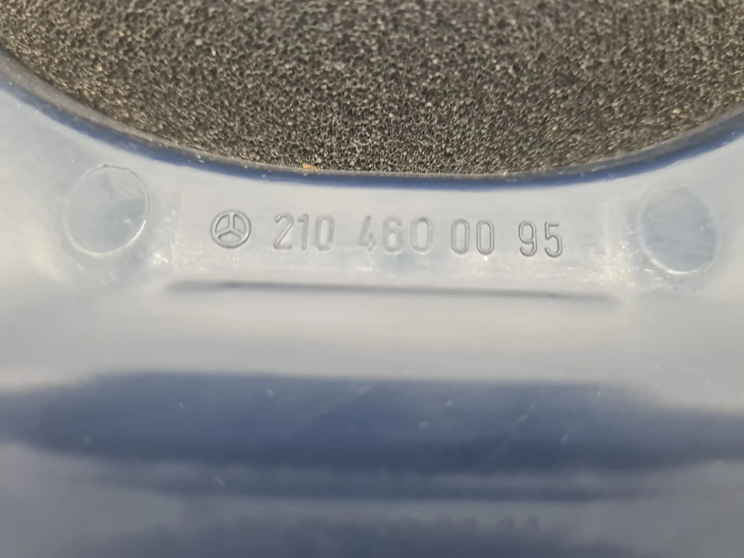 Mercedes-Benz E-Klasse (W210) Lenksäulenverkleidung A2104600095