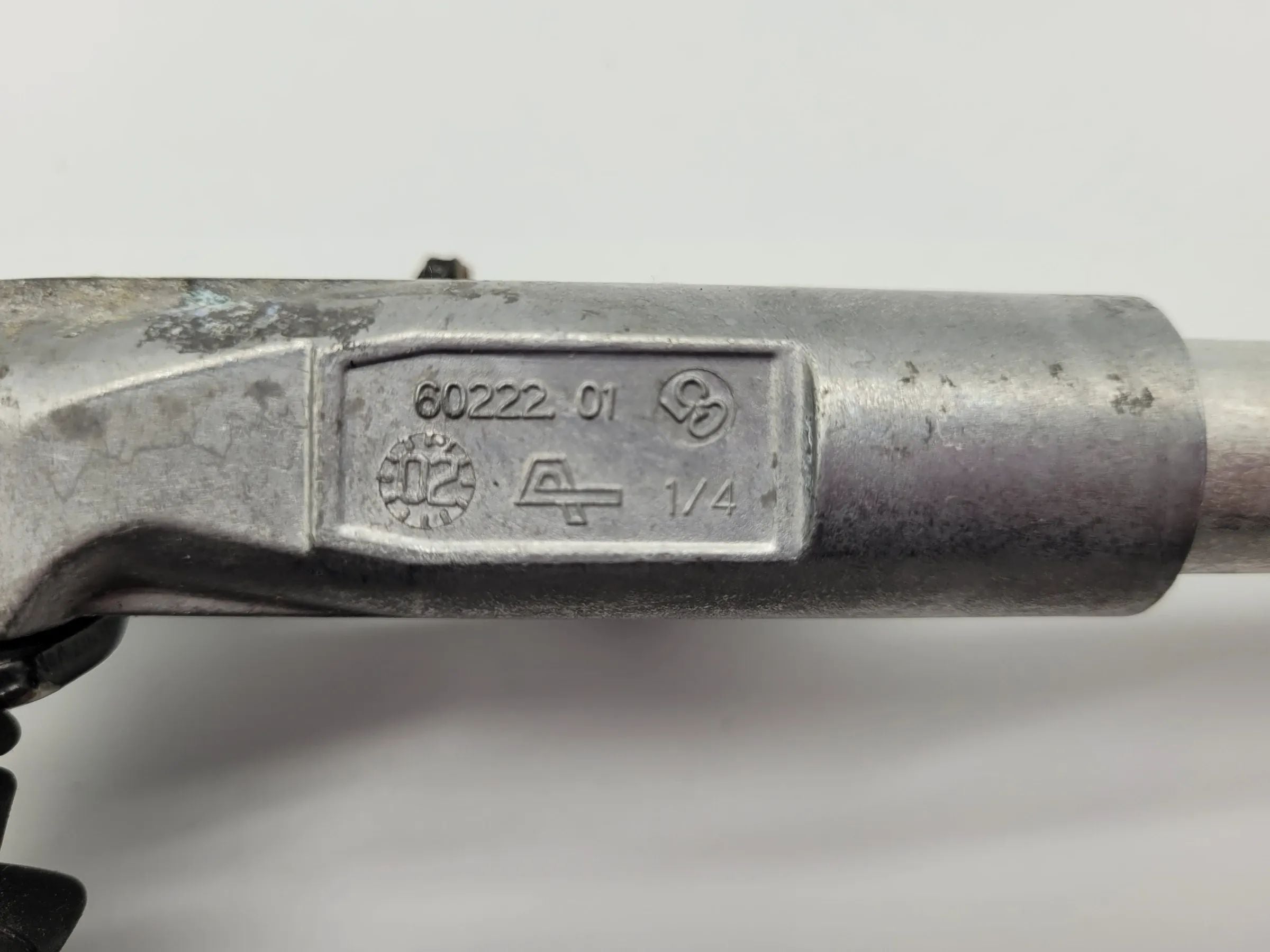 Original Mercedes-Benz C-Klasse Sicherheitsgurt / Gurtschloss Rechts A2038601869