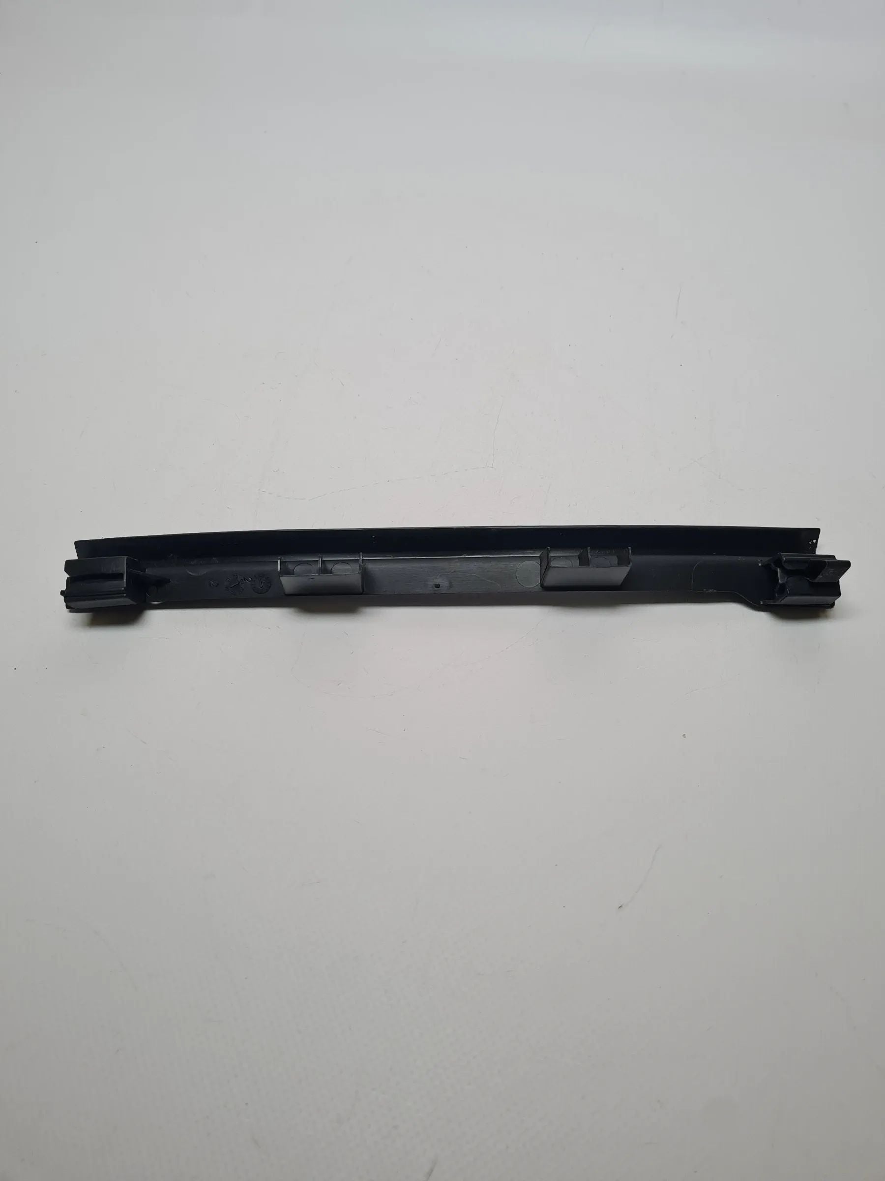 Original Audi A4 (8E/B6/B7) Verkleidung Armaturenbrett Fußraum Links 8e0868203