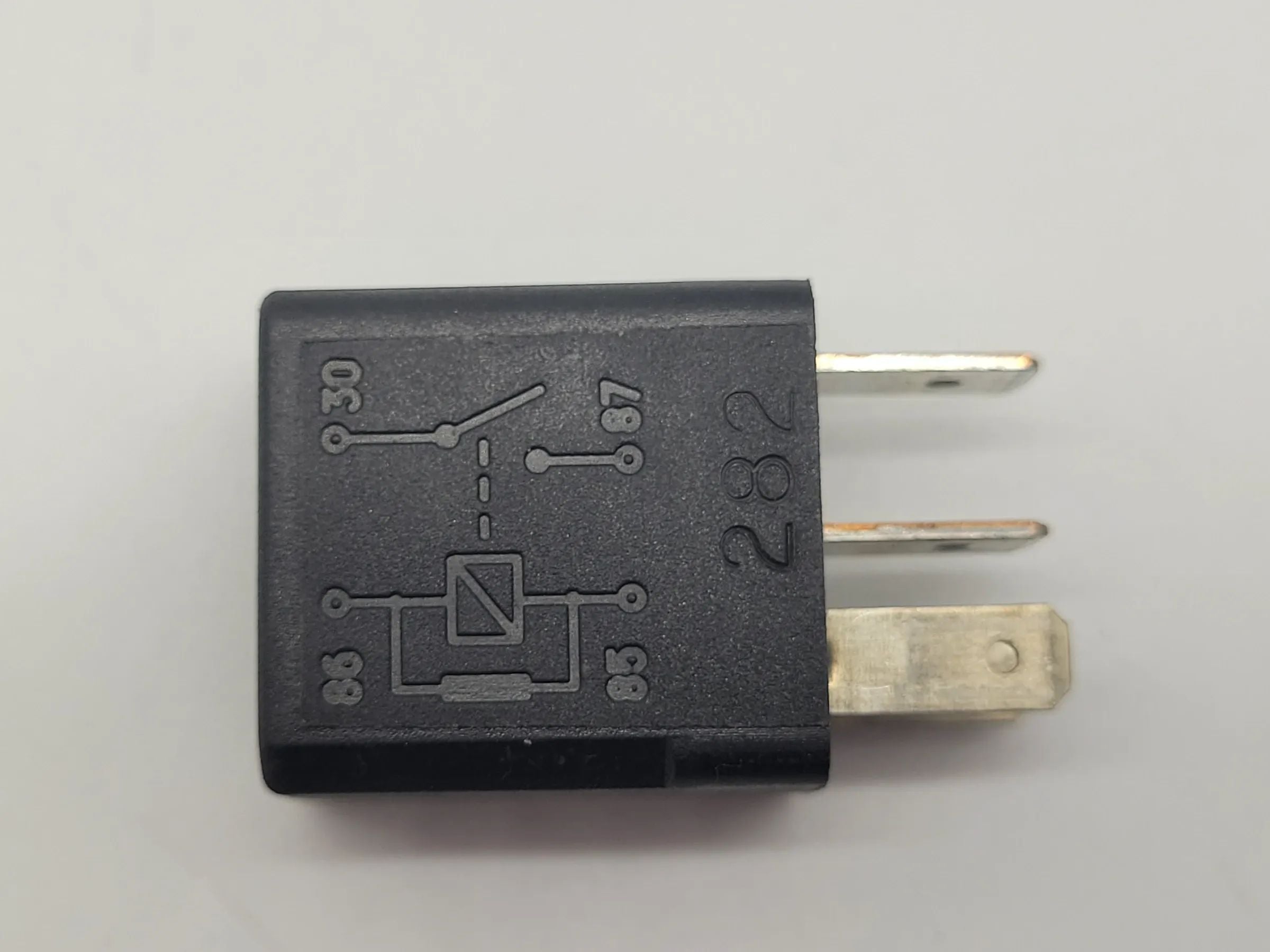 Original Fiat Alfa Romeo/Fiat/Lancia Relais 46520421 / 702.30