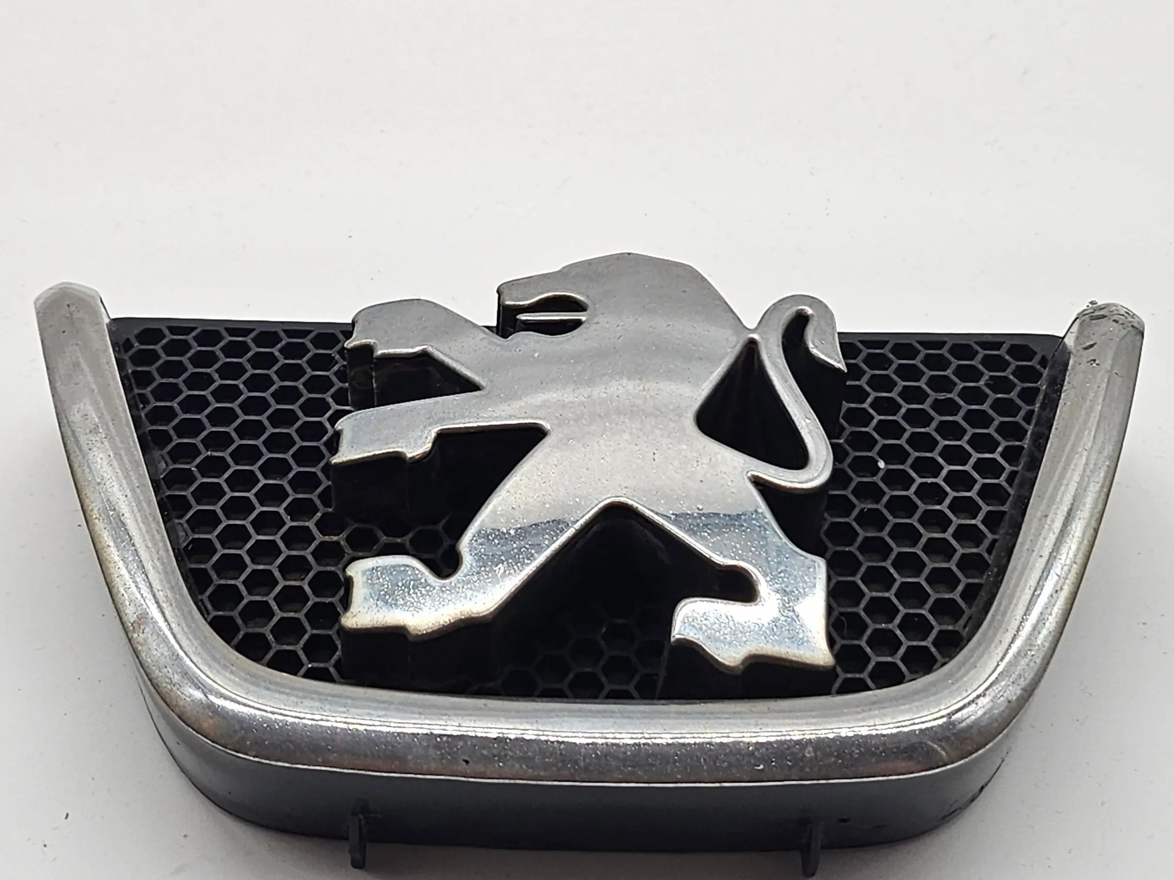 Original Peugeot 206 CC Verkleidung Abdeckung Kühlergrill  Emblem 9628688677