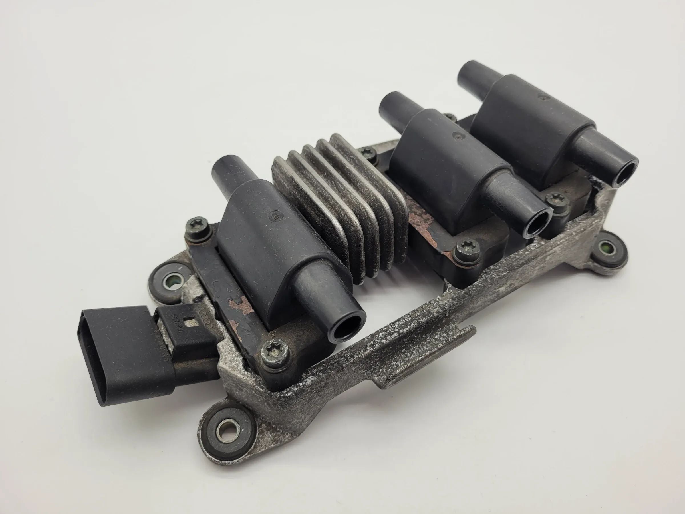 Original Audi A4/A6 VW Passat Zündspule 078905104