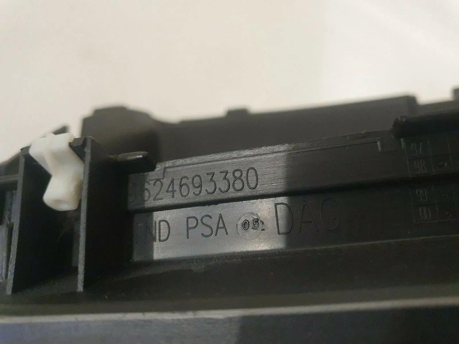 orig Peugeot 206 CC Cabrio 2002 Handschuhfach 9624693380 Ablagefach Staukasten