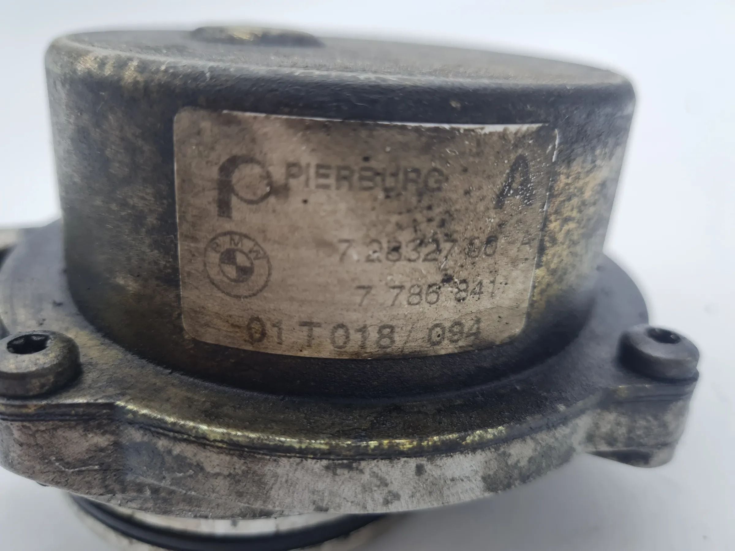 Original BMW X5 (E53) Vakuumpumpe Unterdruckpumpe 7786841