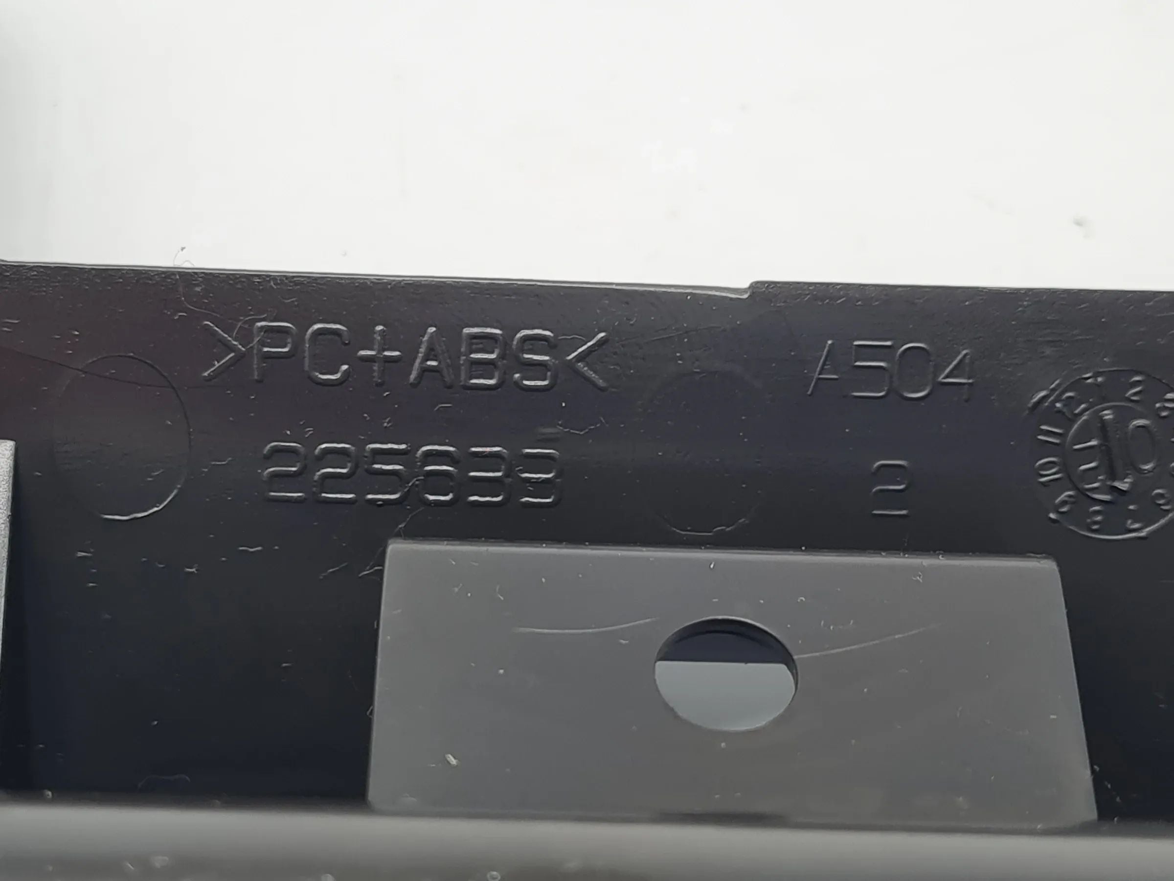 Original Fiat Punto (188) Aschenbecher 225633 / A504