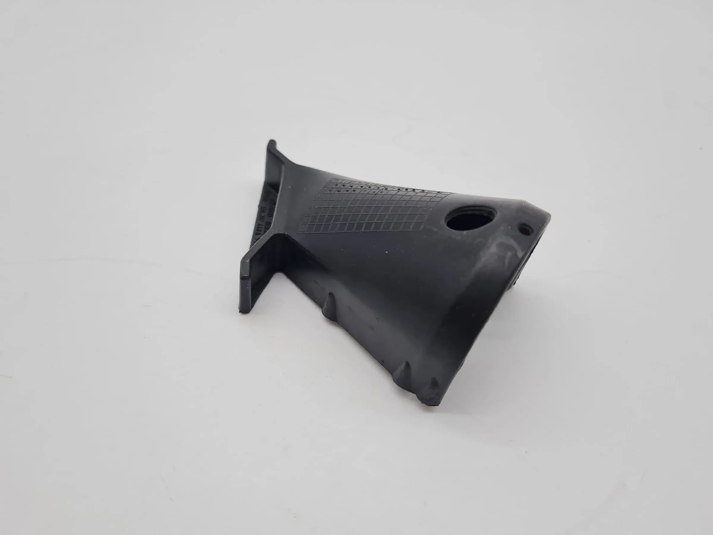 Original VW Golf IV 4 (1J1/1J5) Untere Stoßfänger-Halterung 1J6807448A