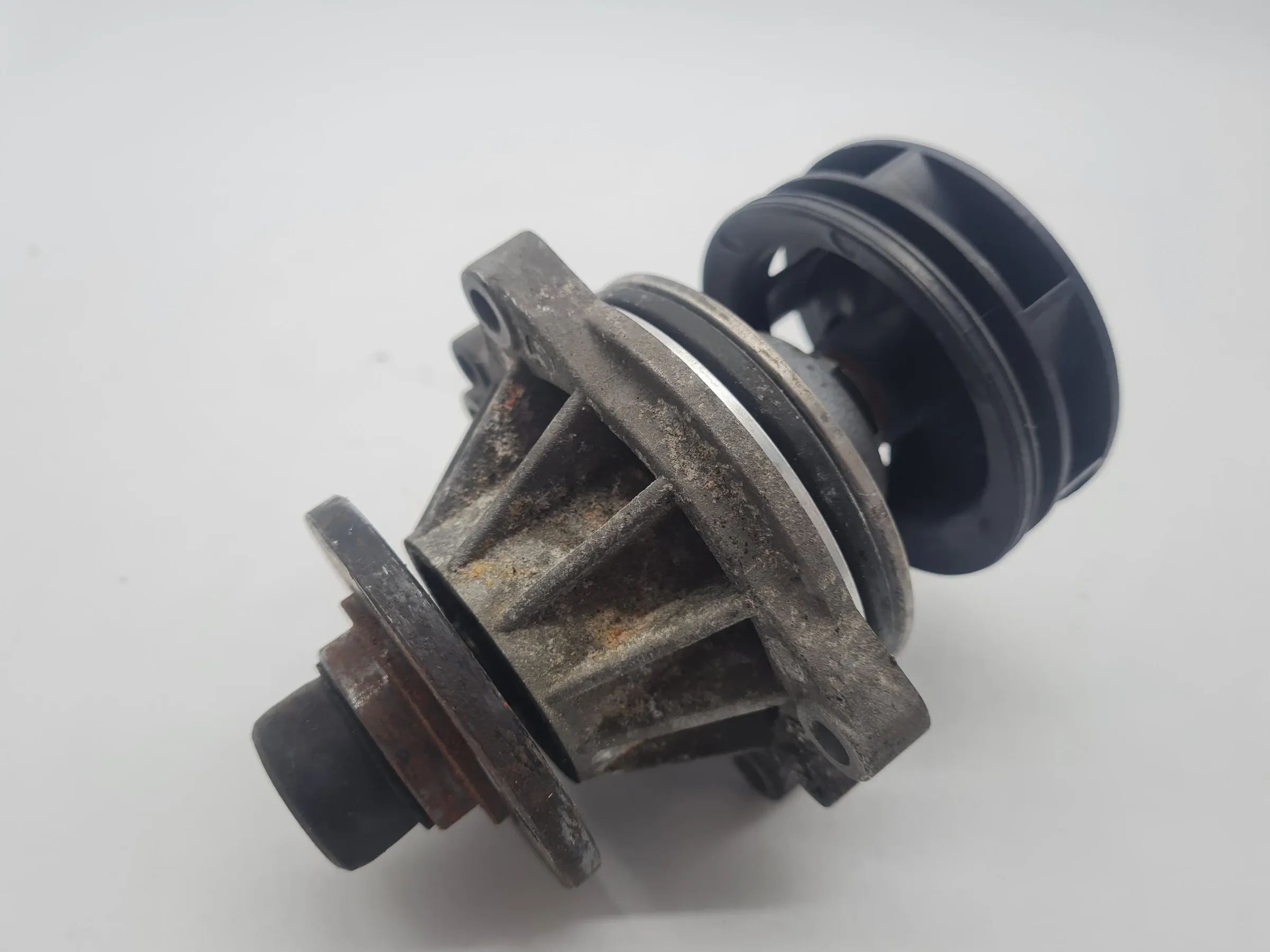 Original BMW (E38/E46/E60/Z3) Wasserpumpe Kühlmittelpumpe 17317413