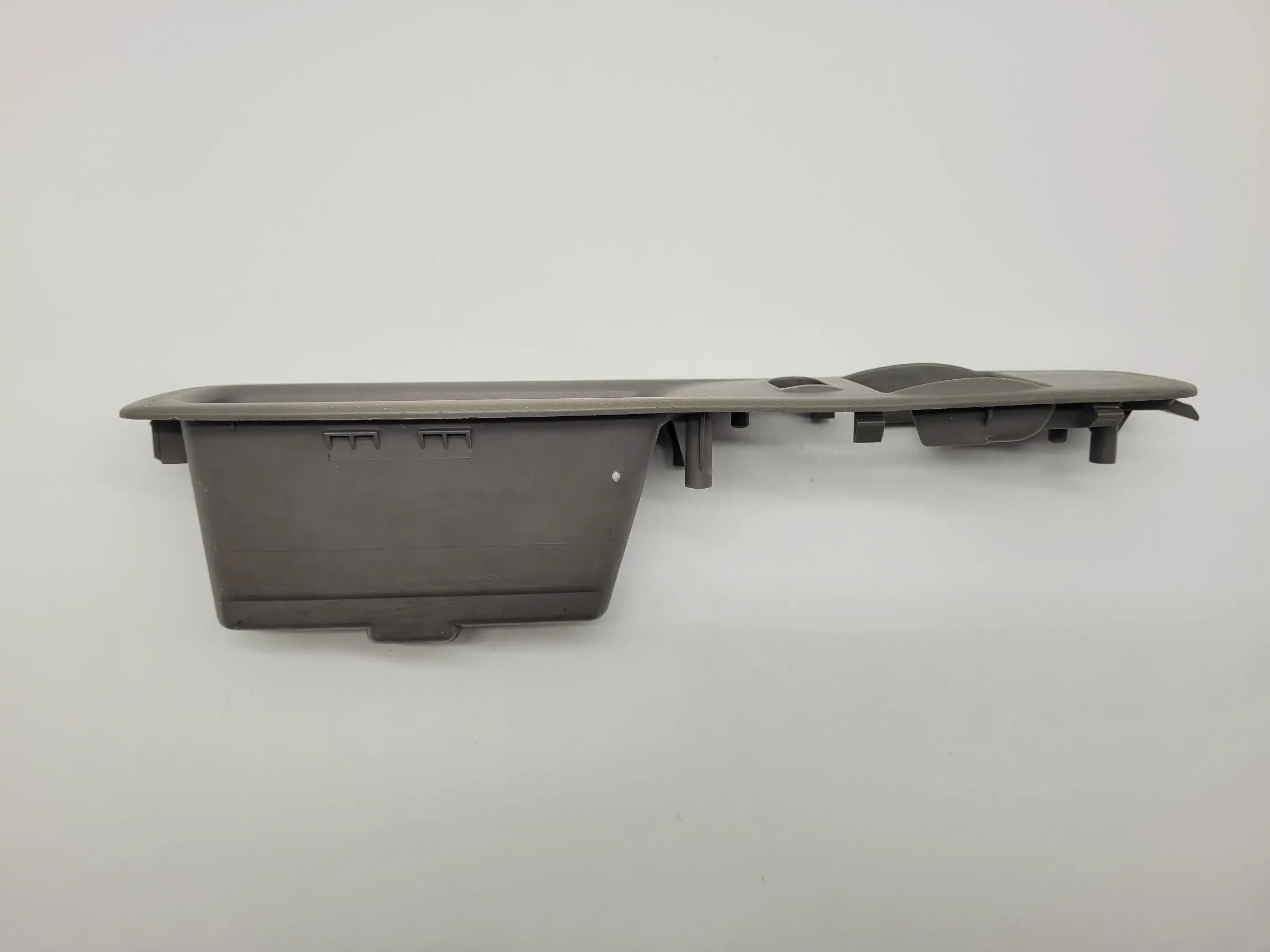 Original Mazda Demio (DW) Türgriffe Vorne Links DC40-684L6