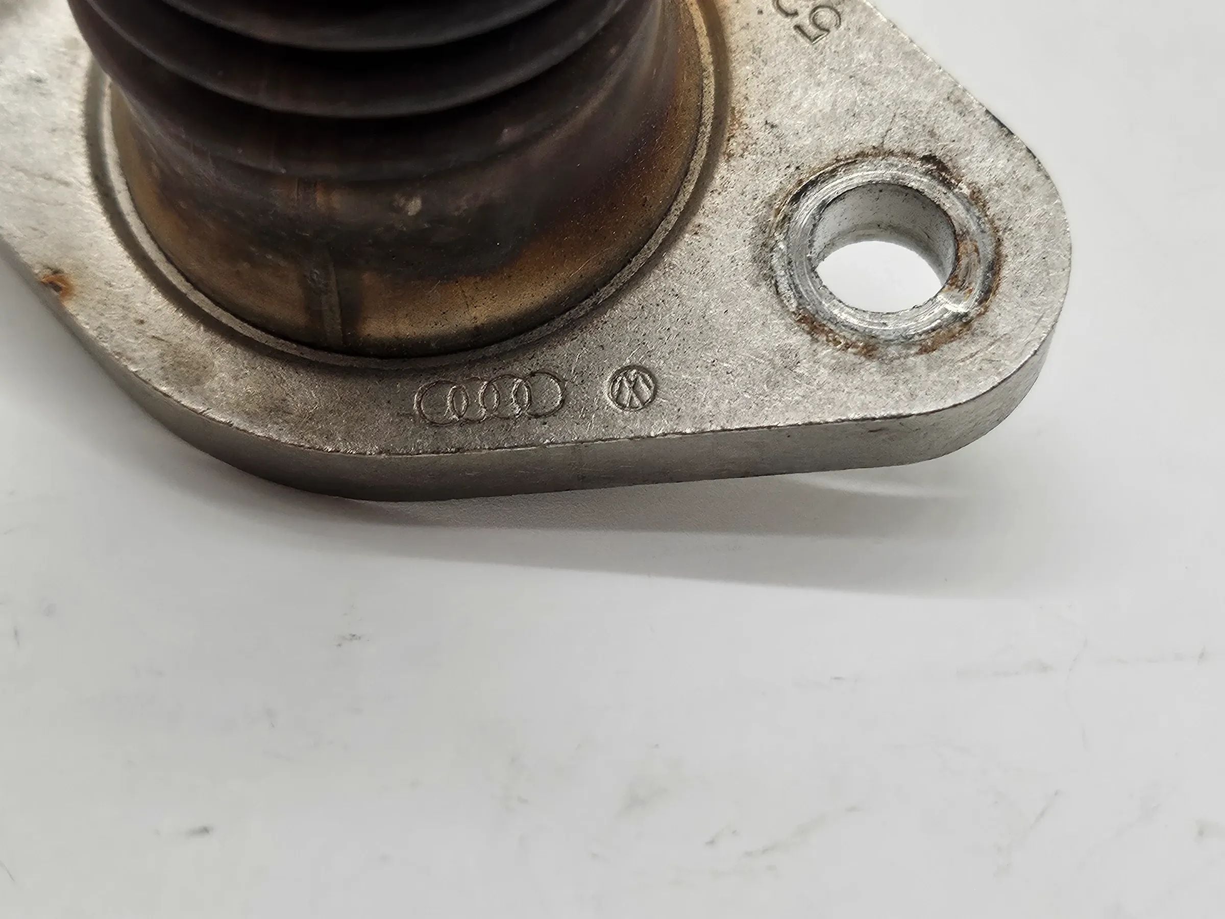 Original AUDI A4 B6 2.0 FSI AWA AGR-VENTILROHR 521 C DEJWK326