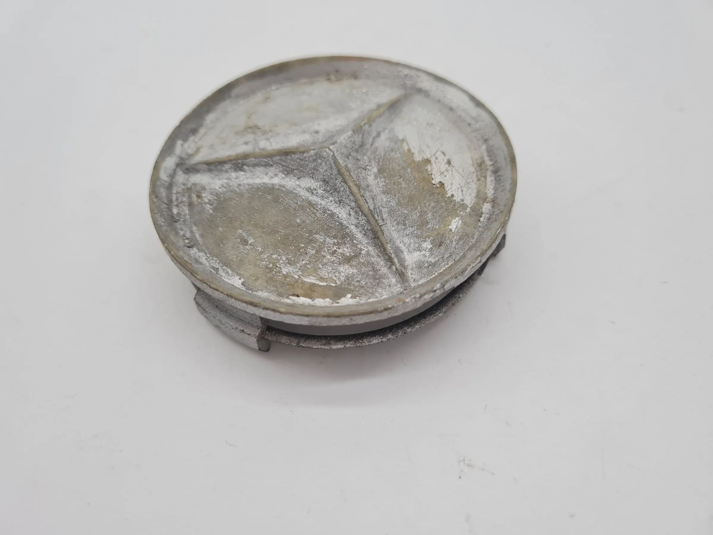 Original Mercedes-Benz (W201/W210/W211) Nabendeckel A2014010225