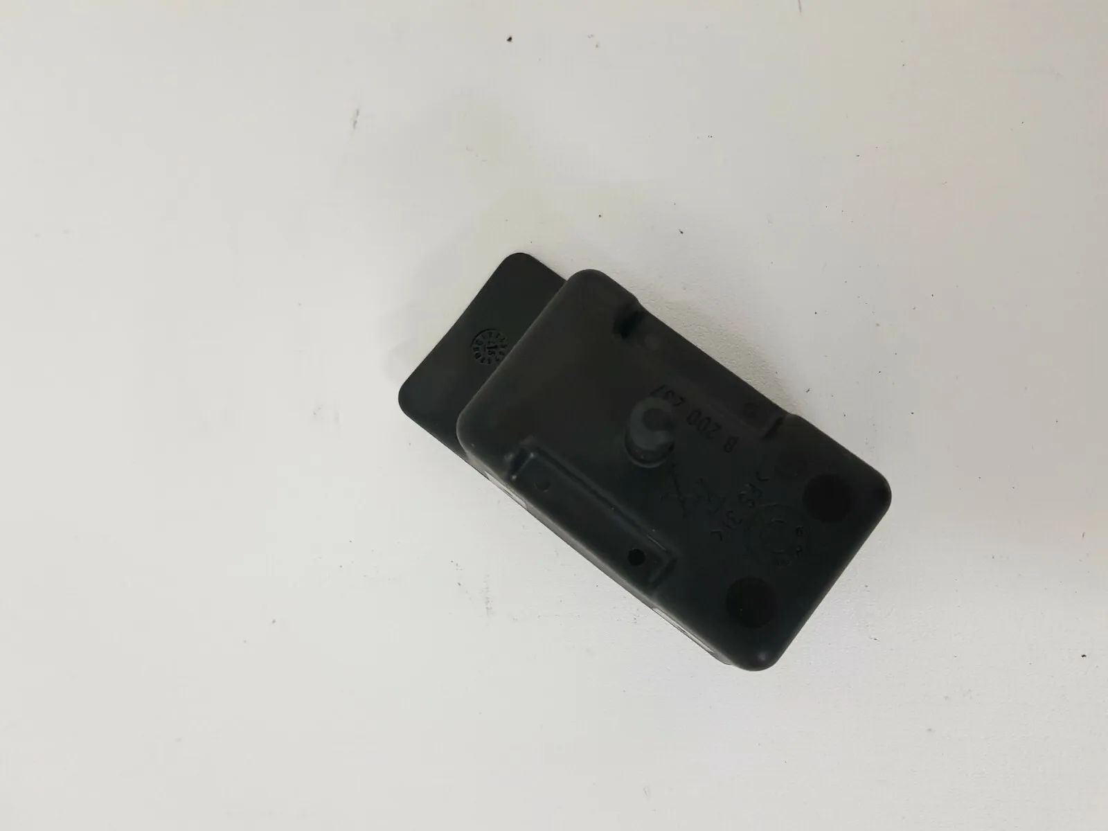 Orijinal BMW E39 Ascher Siyah Sigara Küllüğü 8200237