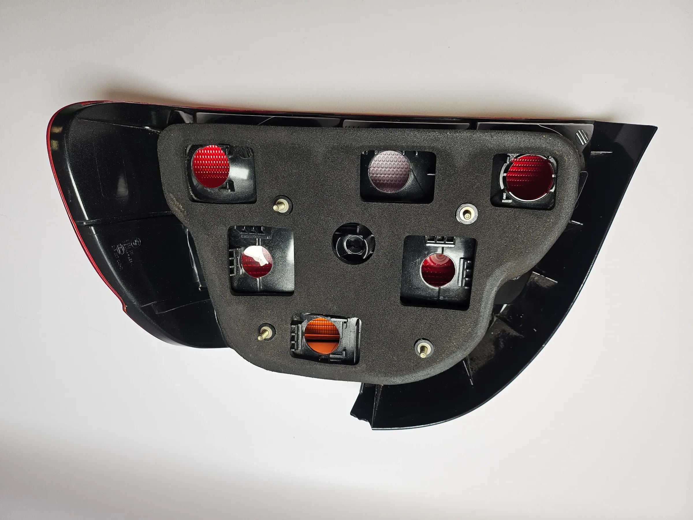 ไฟท้ายซ้าย BMW 5er E39 ซีดาน 1995-2000 อะไหล่แท้ 8358031