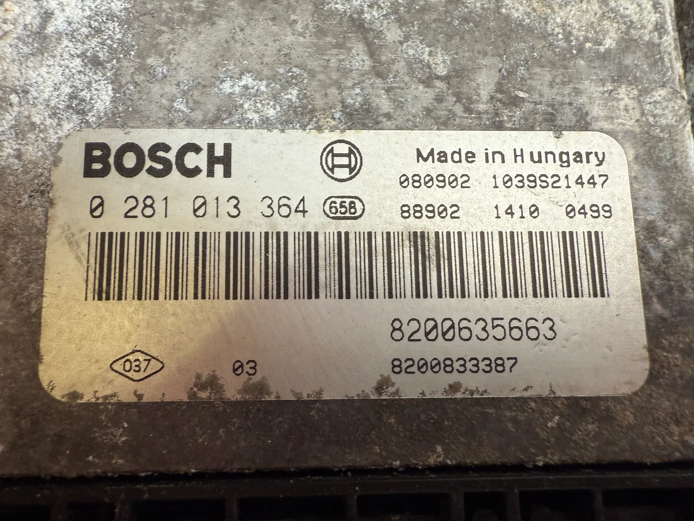 Original Renault Master / Trafic Engine Control Unit ECU 8200635663 / 0281013364 