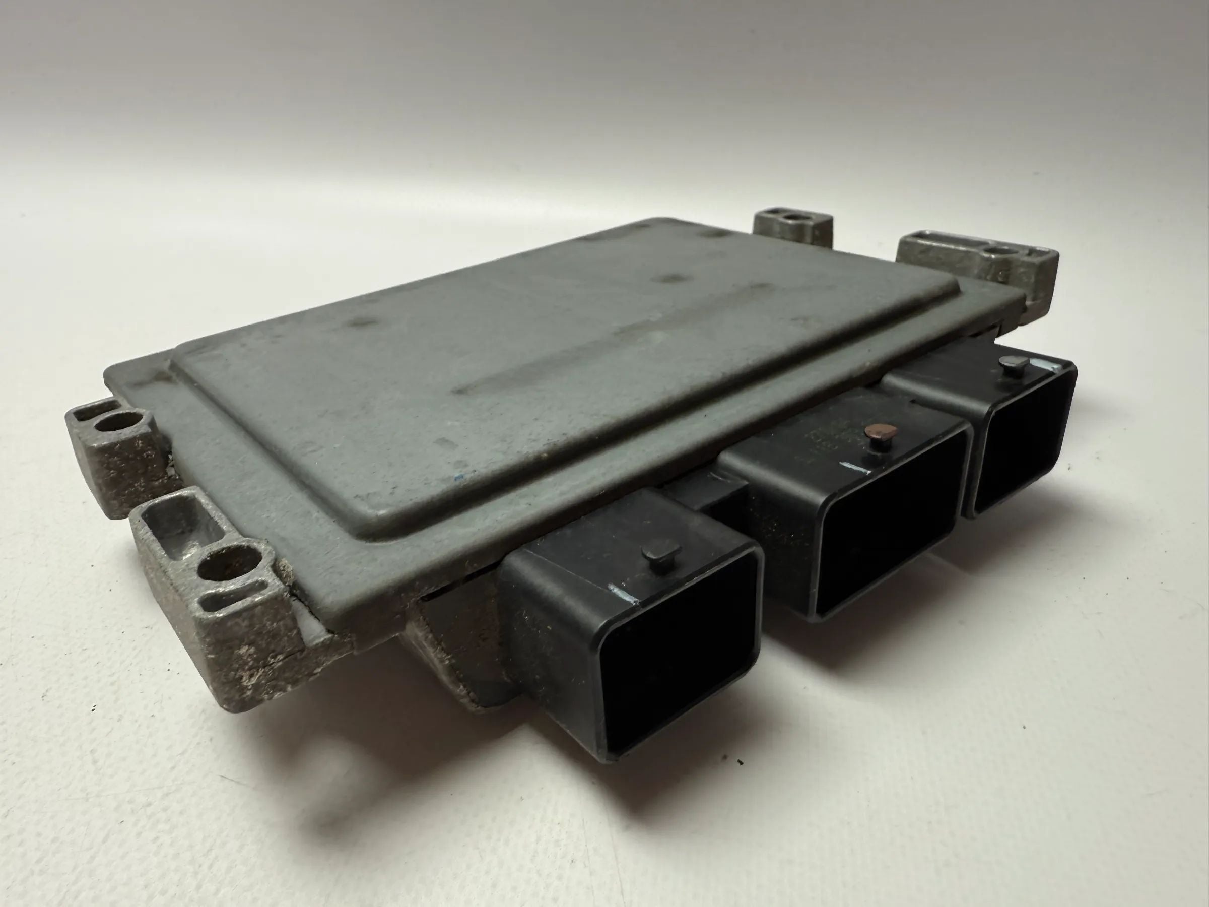 Original Renault Kangoo 1.2 Engine Control Unit ECU 8200415633 / S120201212B 