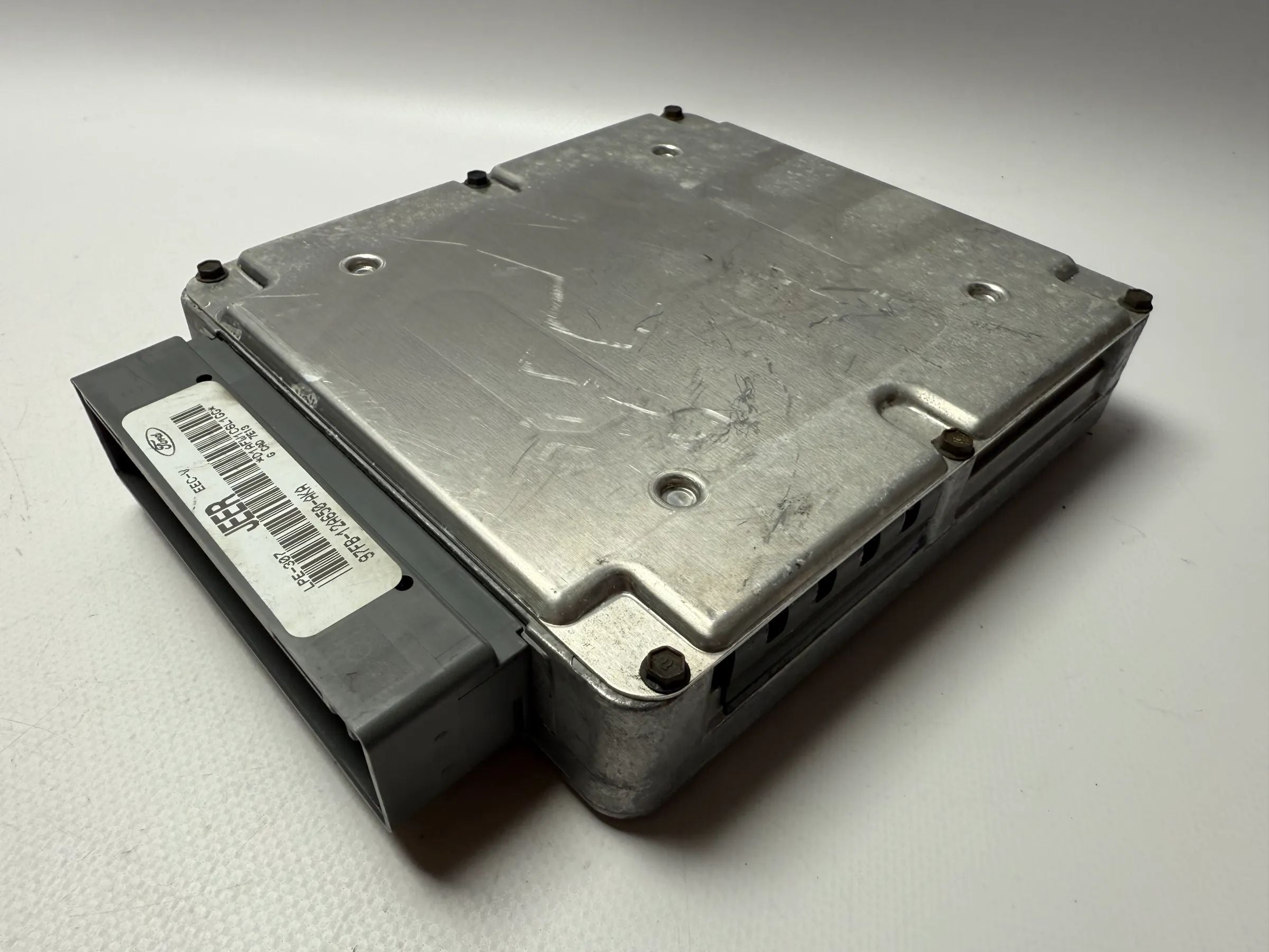 Original Ford Fiesta 1.3 Engine Control Unit 97FB-12A650-AKA 