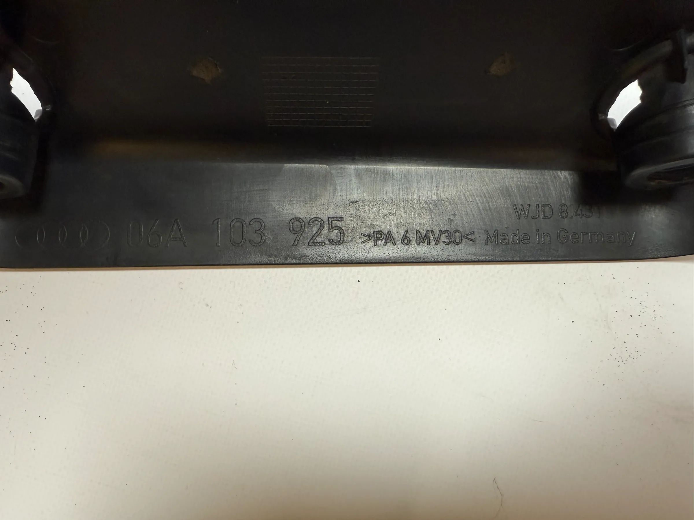 Original Audi A3 1.6 8L  Motorabdeckung  06A103925AR