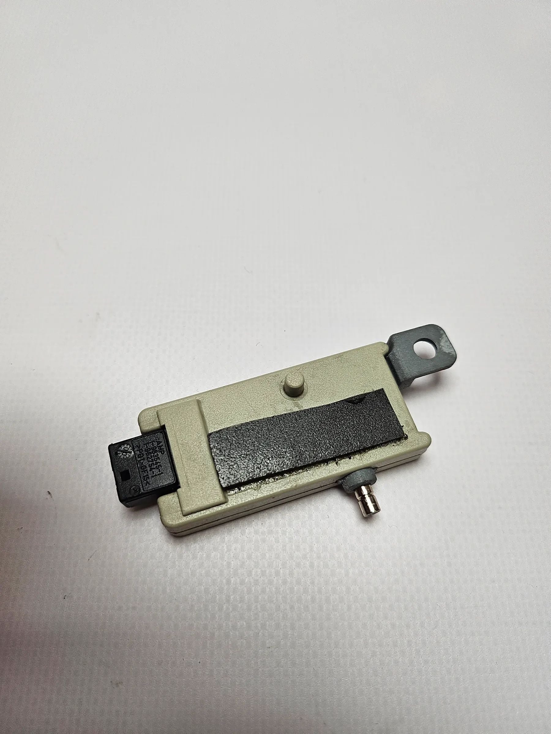 oryginalny wzmacniacz antenowy TV BMW X5 E53 prawy / lewy 6526-8377658