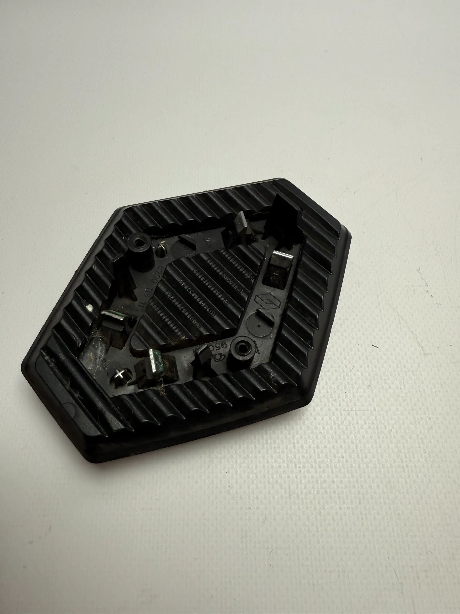 Oryginalny emblemat / logo Renault Megane II 8200115115 / 9507M
