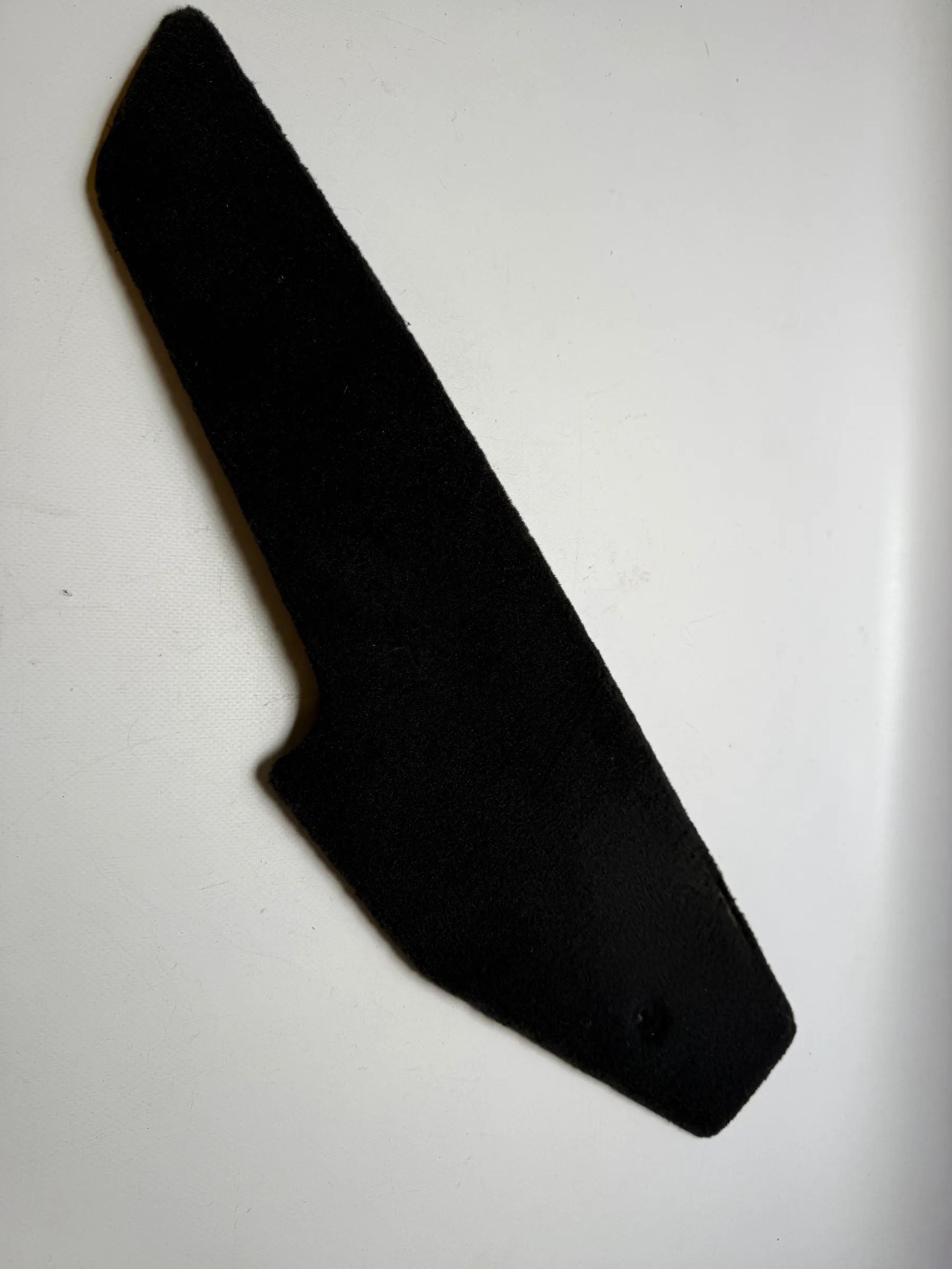 Oryginalna osłona konsoli środkowej dywanik lewy BMW 5er E39 8159691