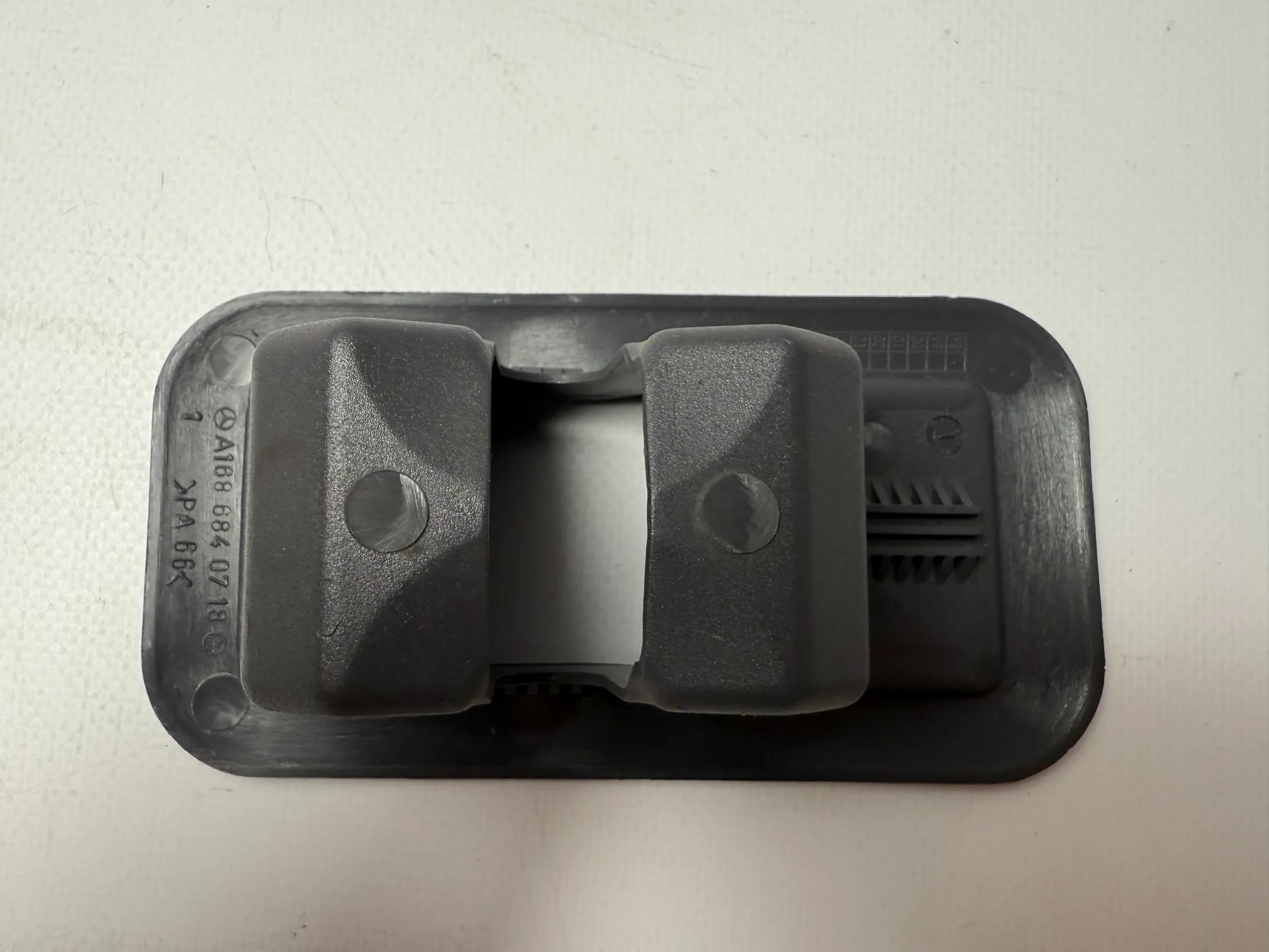 Original Mercedes Benz A-Klasse W168 Penutup Pengikat Kursi A1686840718