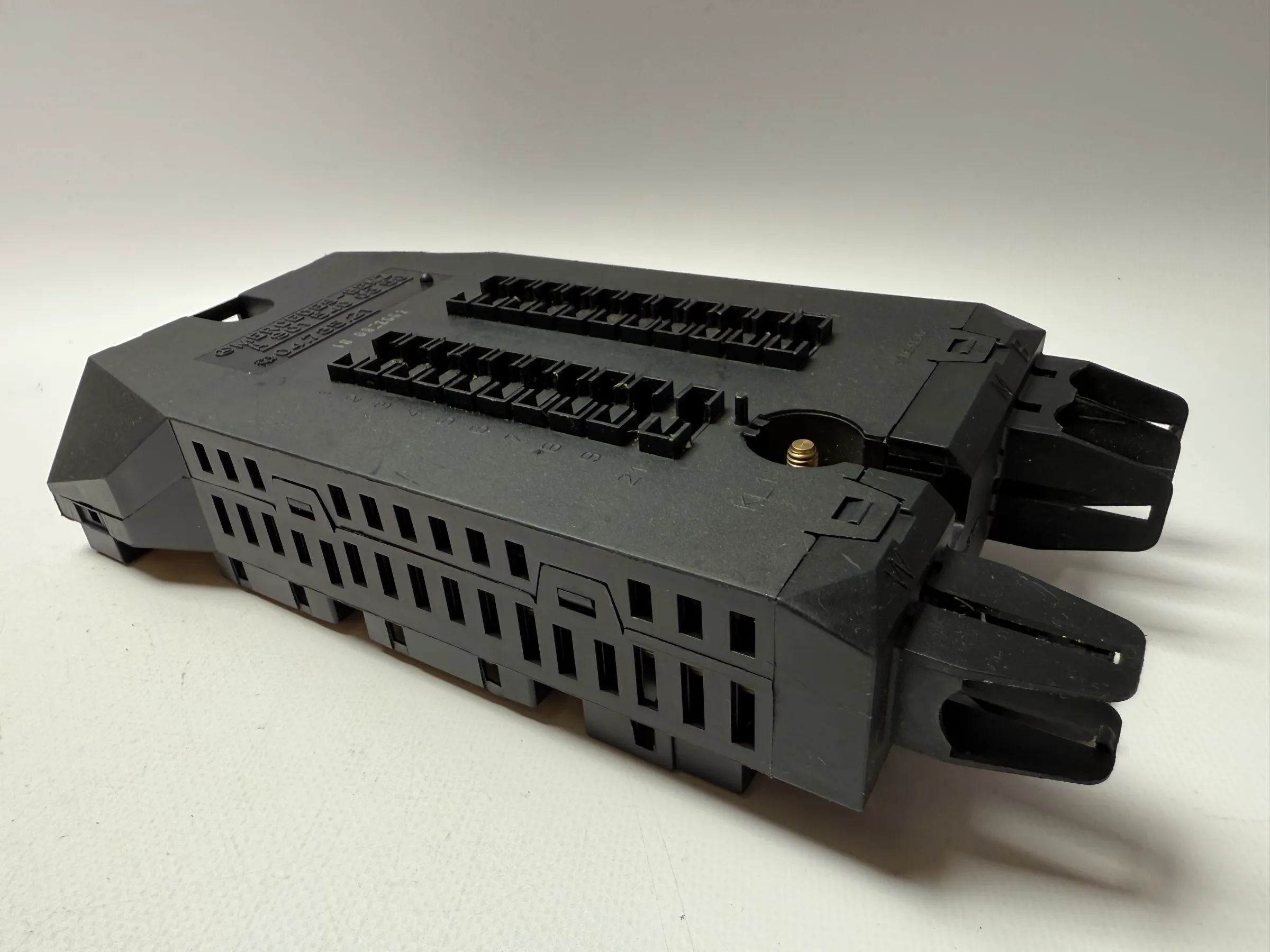 Caja de fusibles original MERCEDES-BENZ SPRINTER (905) N A9015400350