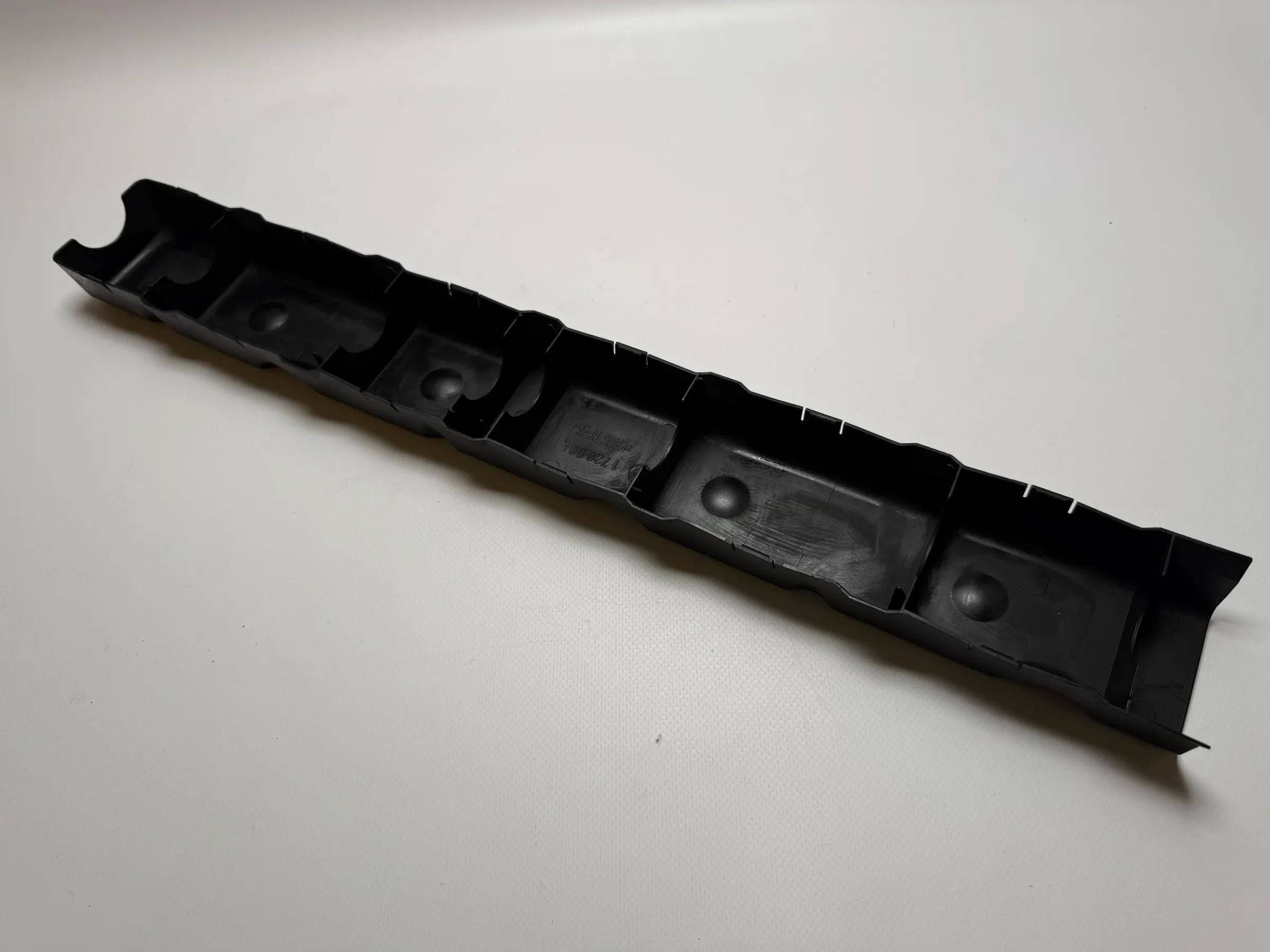 Оригинальная крышка клапанов BMW 3 E36 1995 бензин 110 кВт 1720594 BEW4243