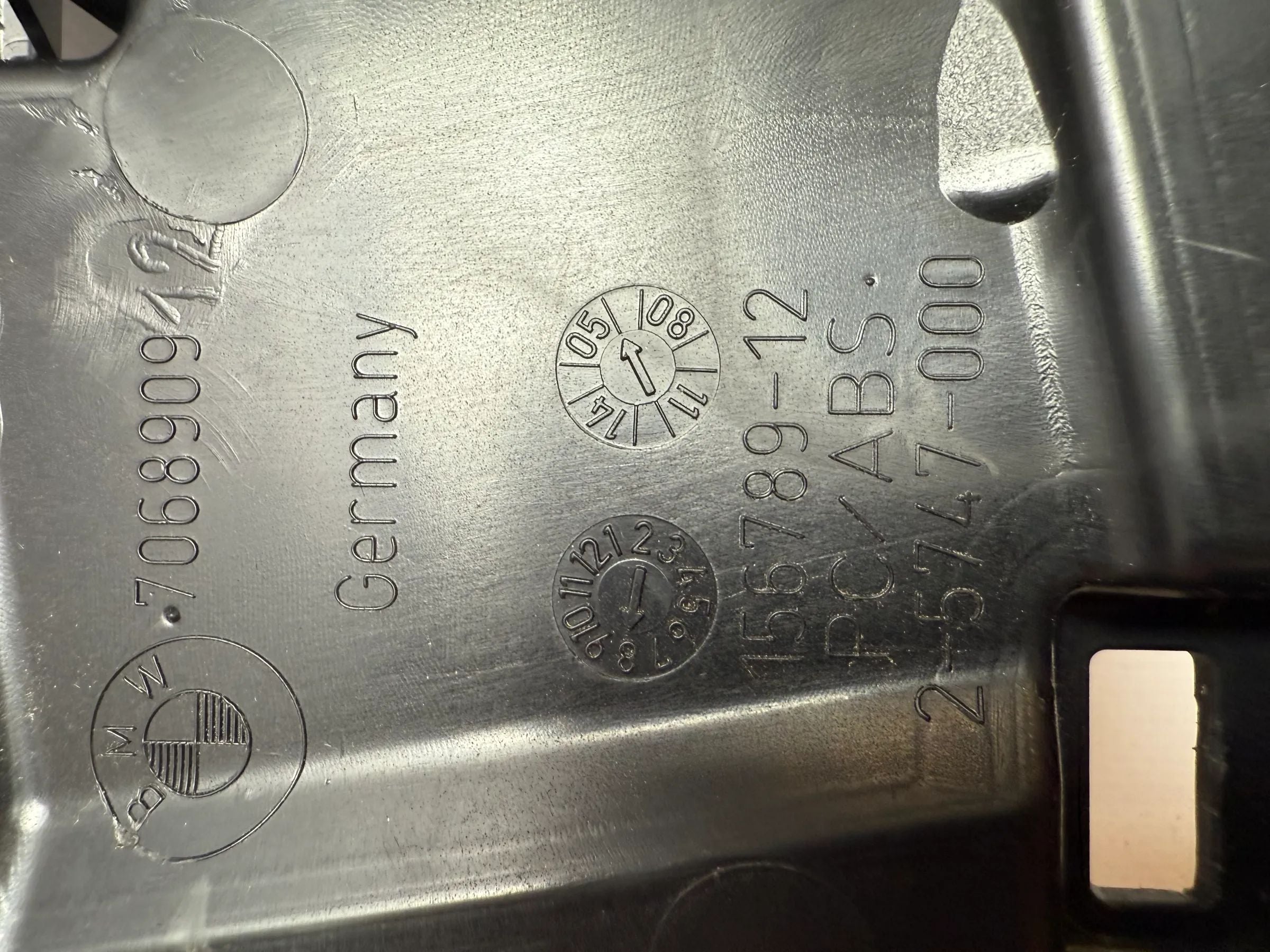 Оригинальная левая панель обшивки багажника BMW E91 черная 7068909-12