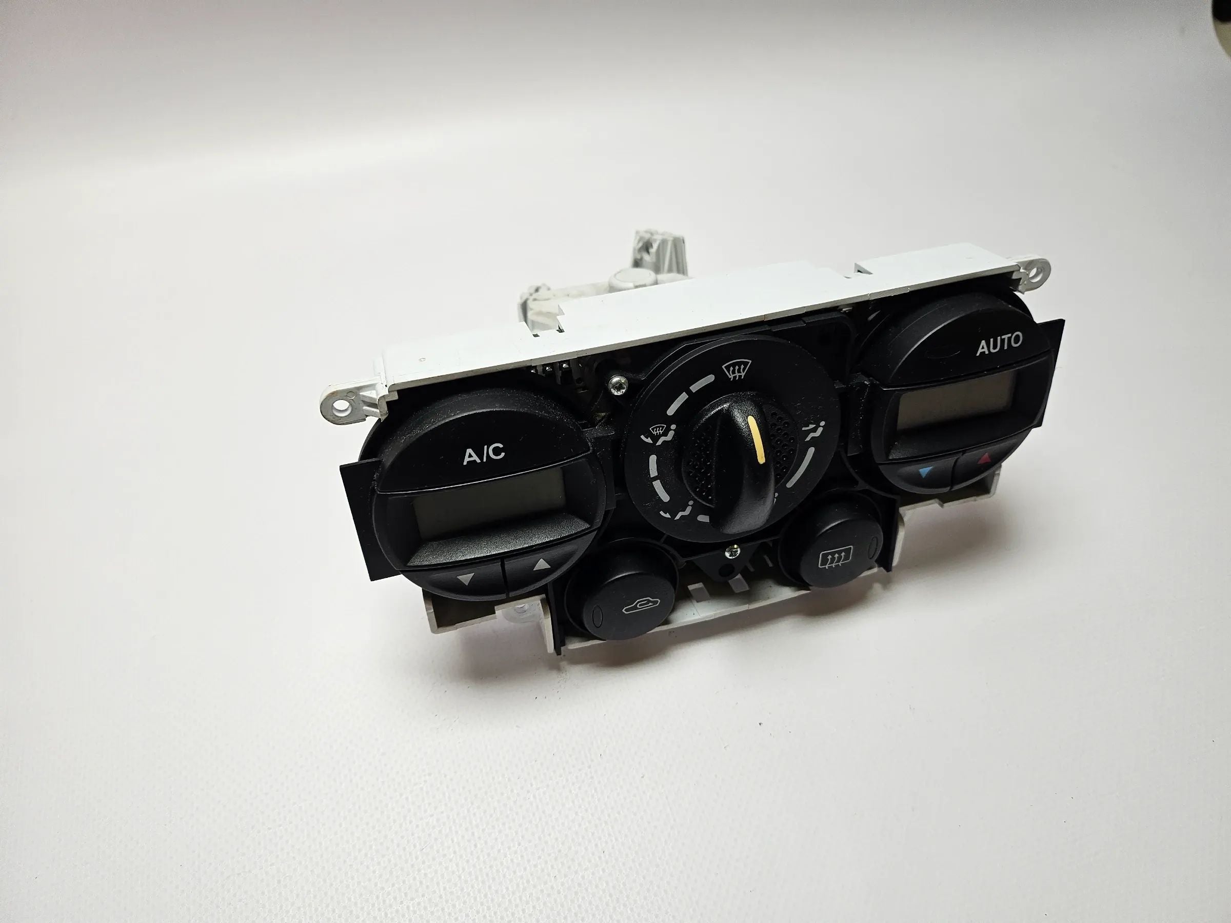 Originale NISSAN PRIMERA HATCHBACK (P11) Comando Climatizzazione Clima Comando Nr2