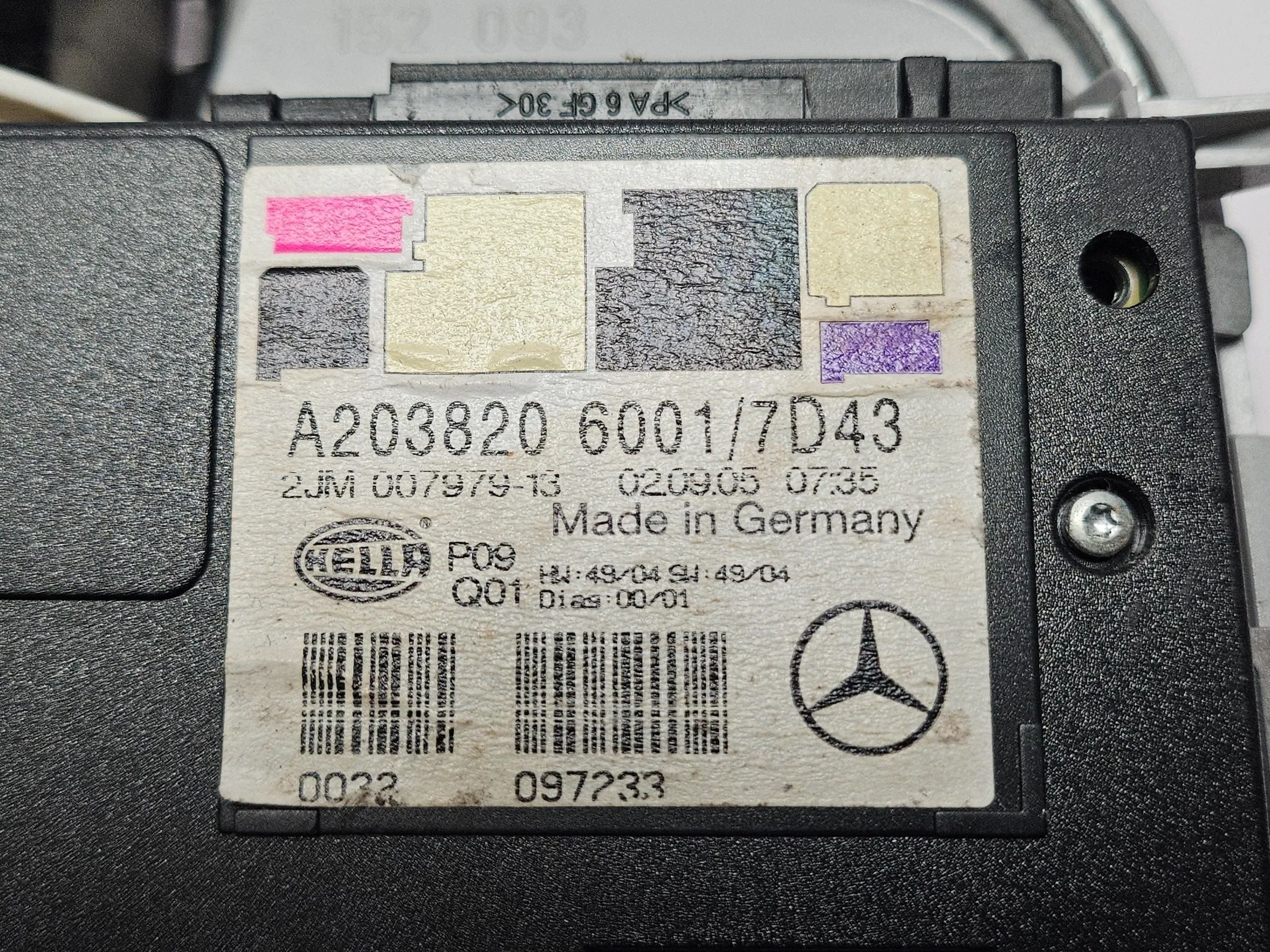 Oryginalna lampa wnętrza HELLA MERCEDES-BENZ C-KLASSE W203 lampa do czytania A2038203601