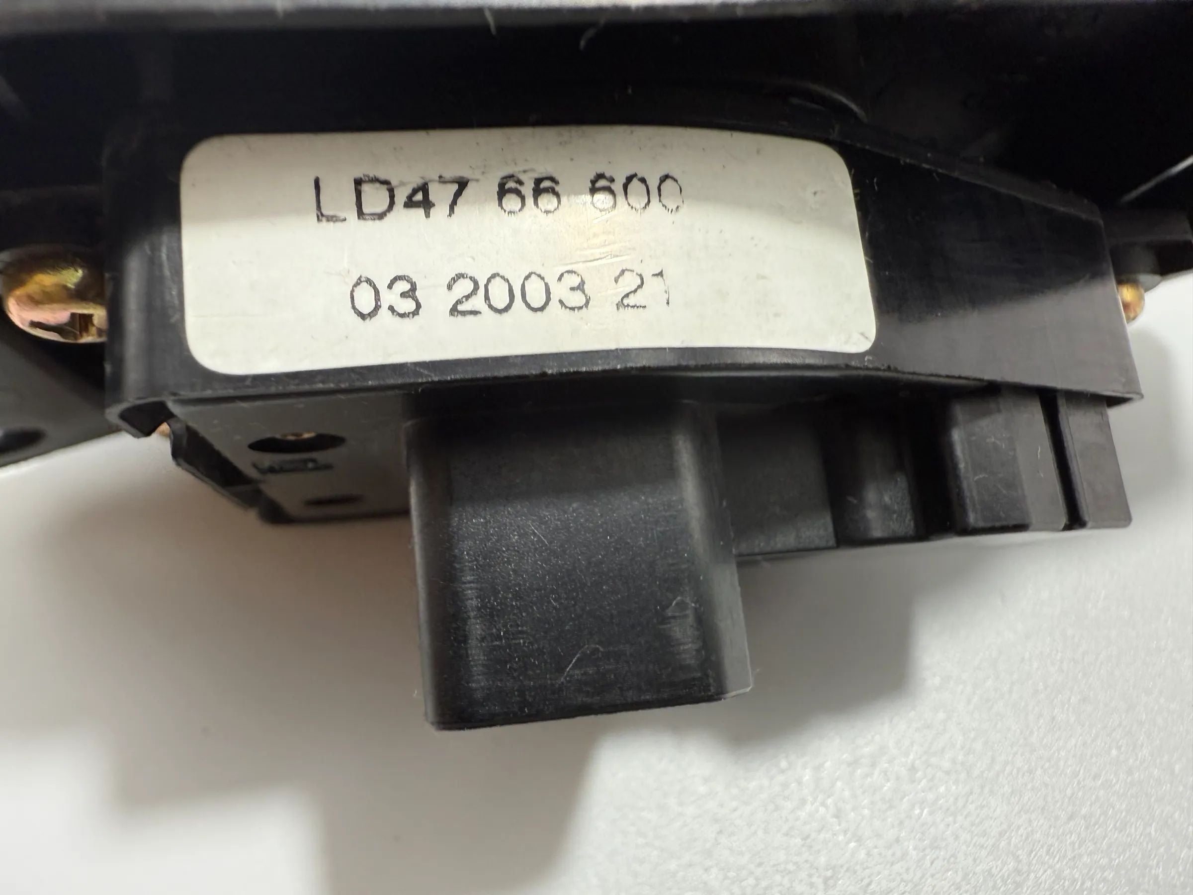 Originele Mazda MPV II Buitenspiegel Schakelaar Regeling LD47 66 600