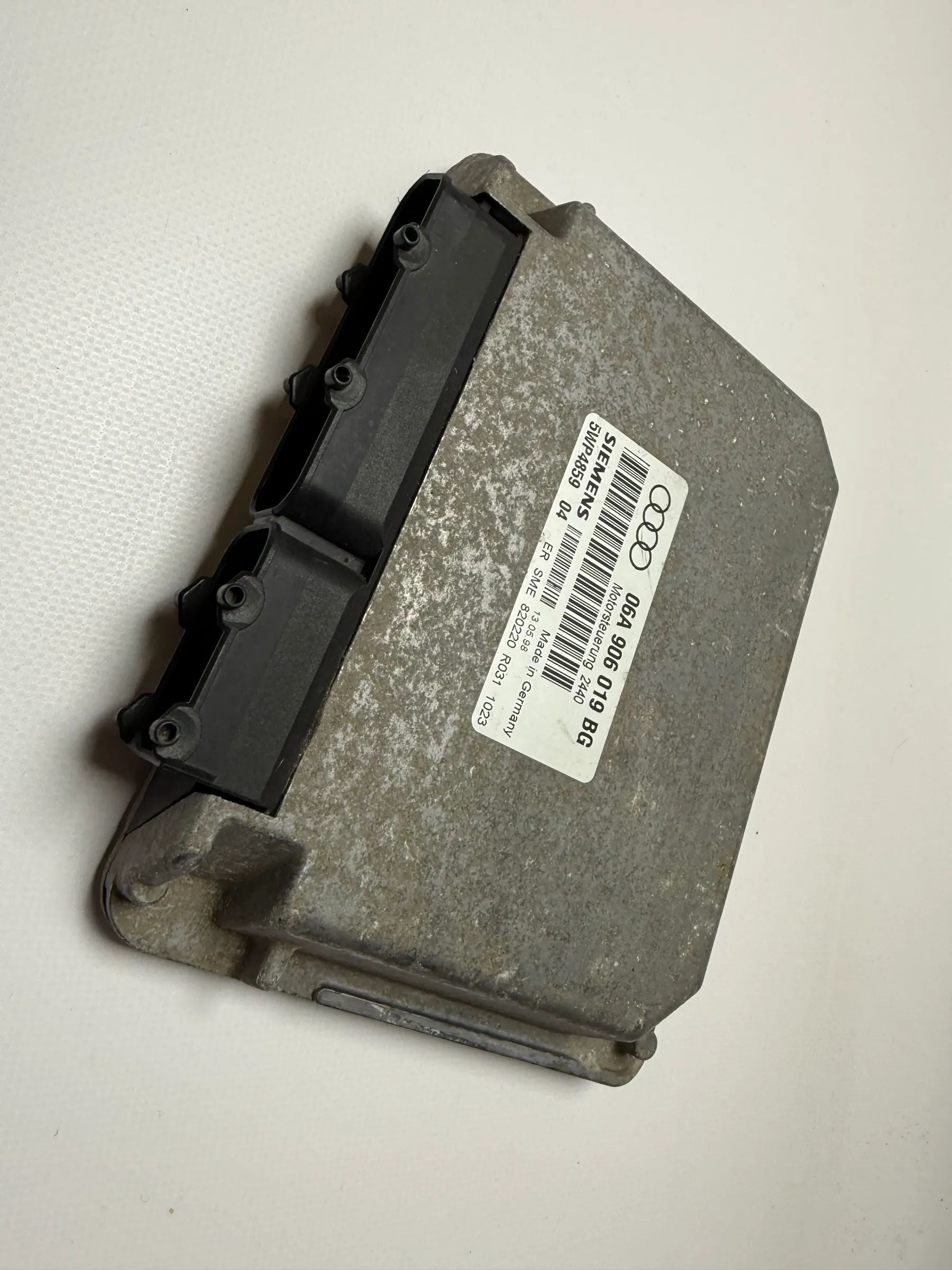 Oryginalna jednostka sterująca silnikiem Audi A3 8L rocznik 99 Siemens 06A906019BG 5WP485904