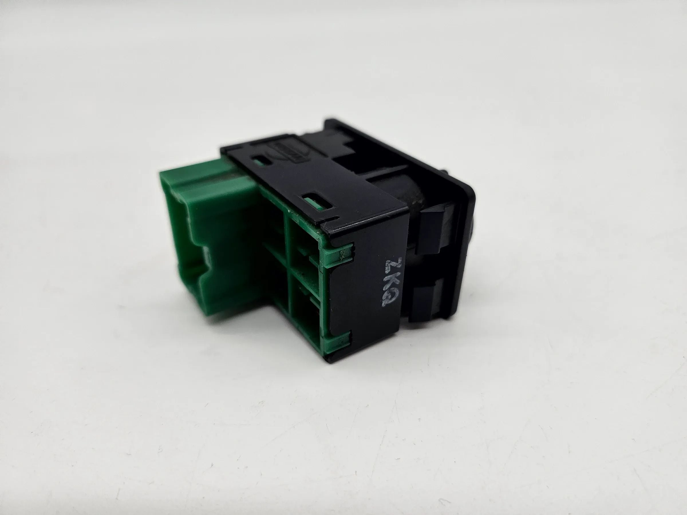 Original NISSAN Primera P12 station wagon switch mirror adjustment