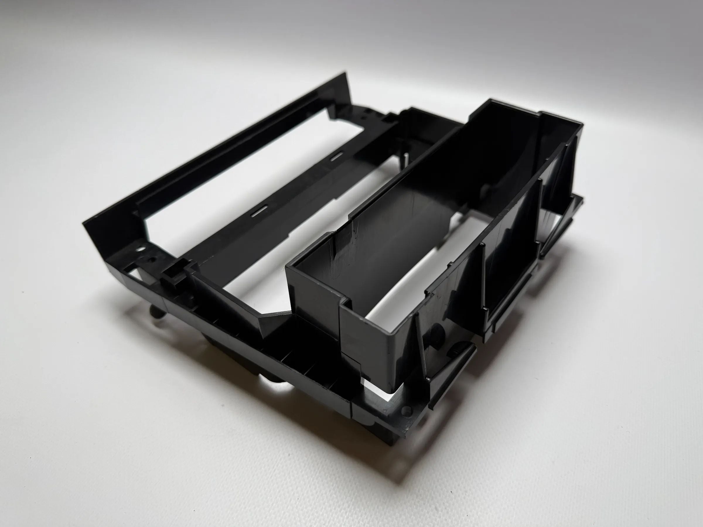 Originele Mercedes C-Klasse W202 Radiohouder Inbouwframe Middenconsole 2026890016